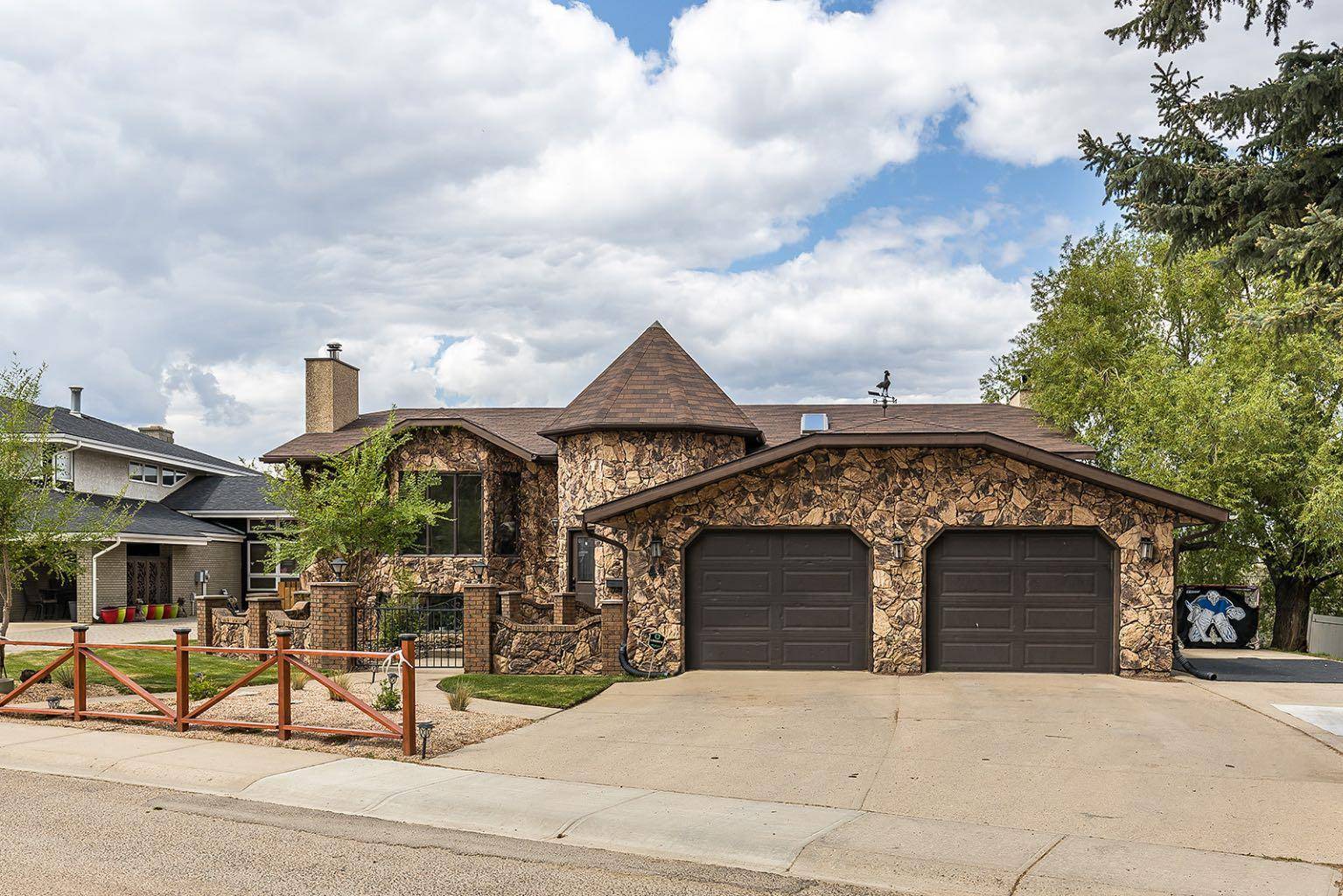 Medicine Hat, AB T1A8E4,44 Valleyview DR SW