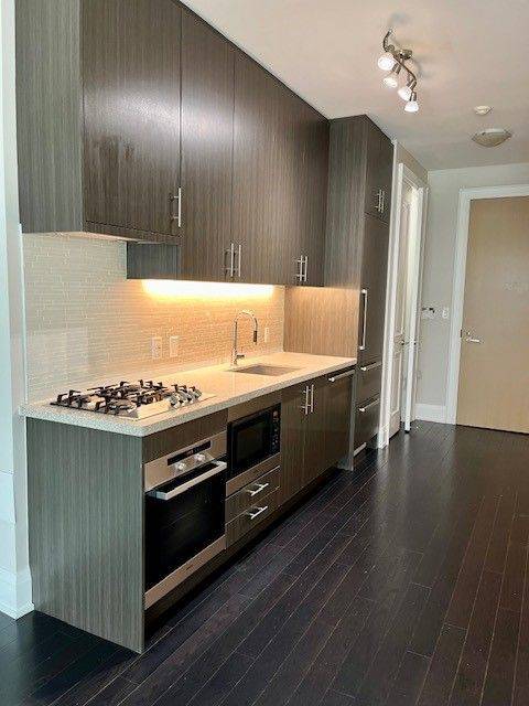 Toronto C08, ON M5E 0A5,39 Queens Quay E #530