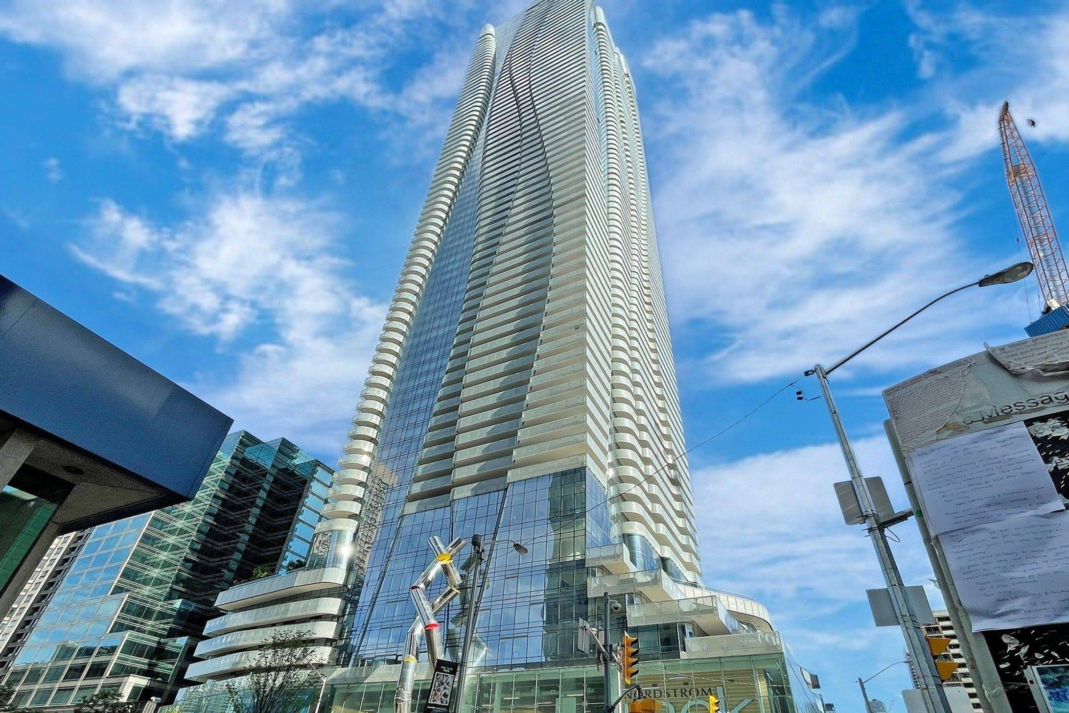 Toronto C08, ON M4W 1A9,1 Bloor ST E #414