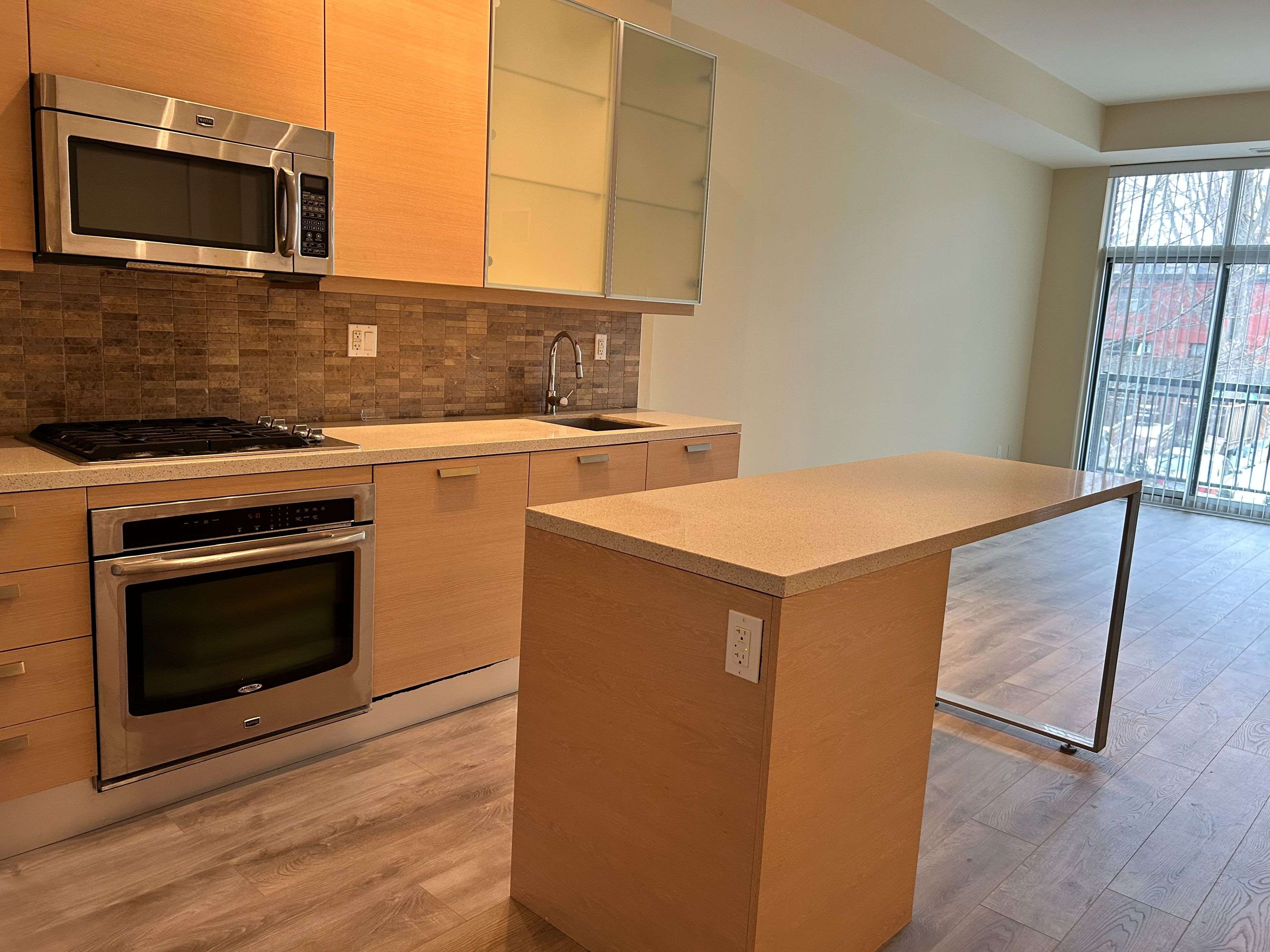 Toronto E02, ON M4L 0A4,66 Kippendavie AVE #217