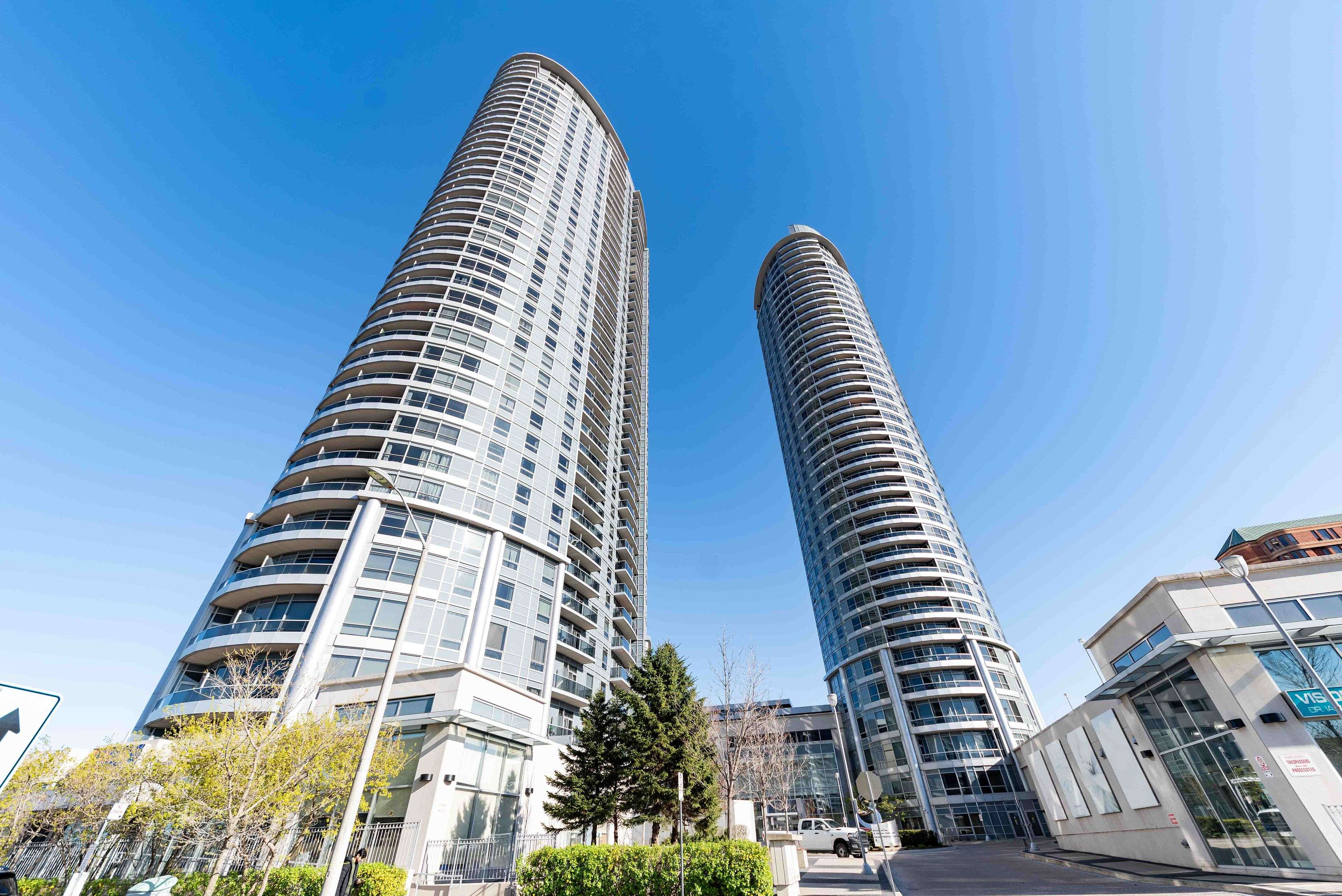 135 Village Green SQ #1423, Toronto E07, ON M1S 0G4