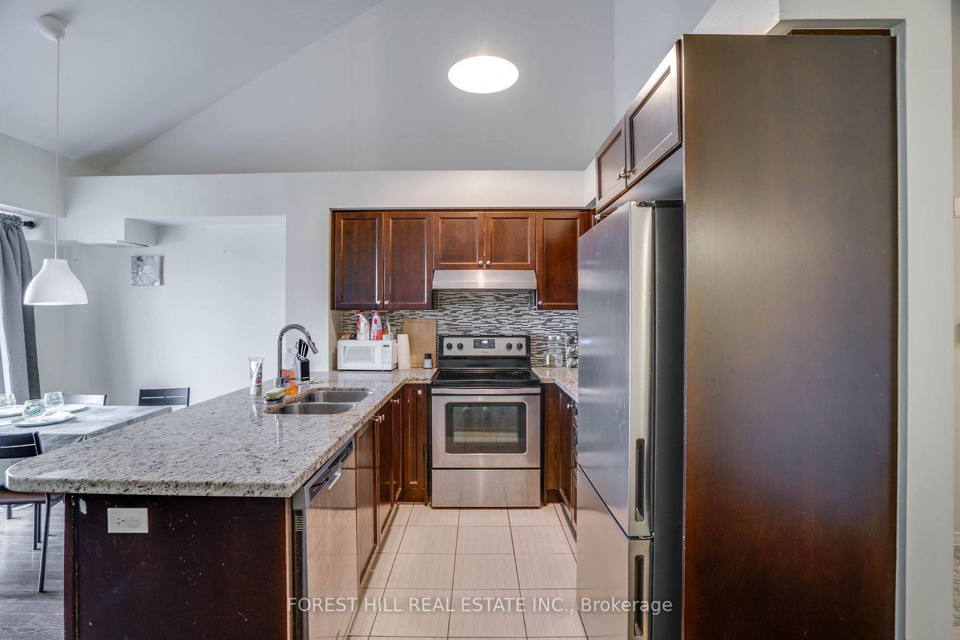 Toronto E04, ON M1L 0E8,655D Warden AVE #72
