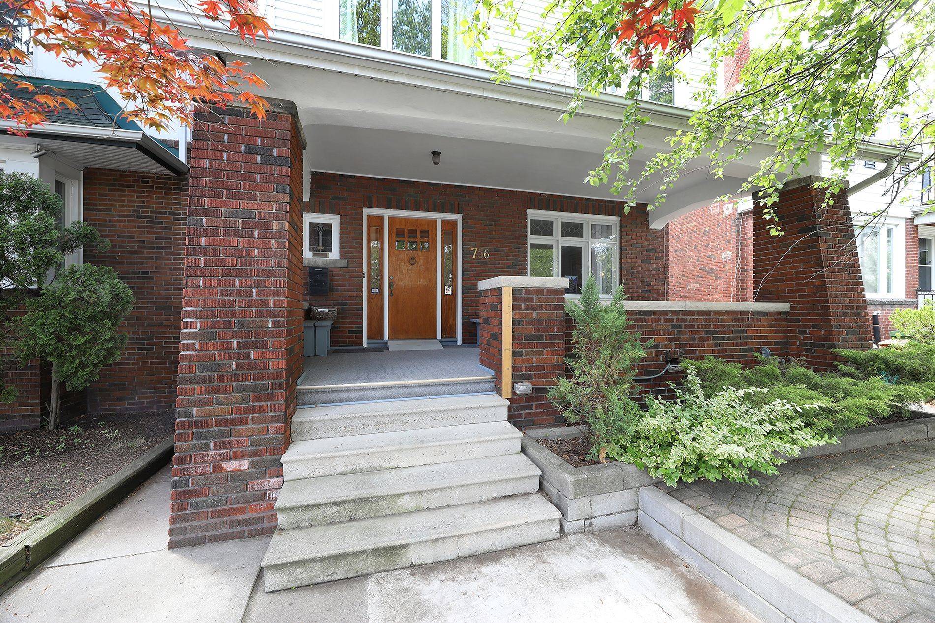Toronto E03, ON M4C 3C4,756 Coxwell AVE