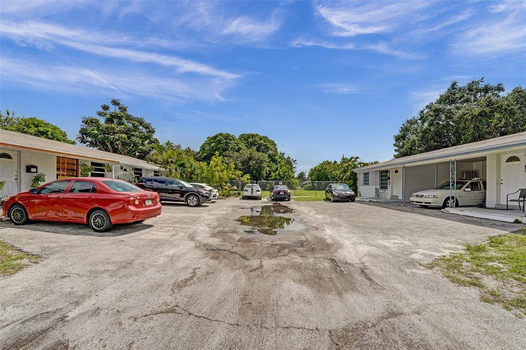 Hollywood, FL 33021,5808 W Park Rd