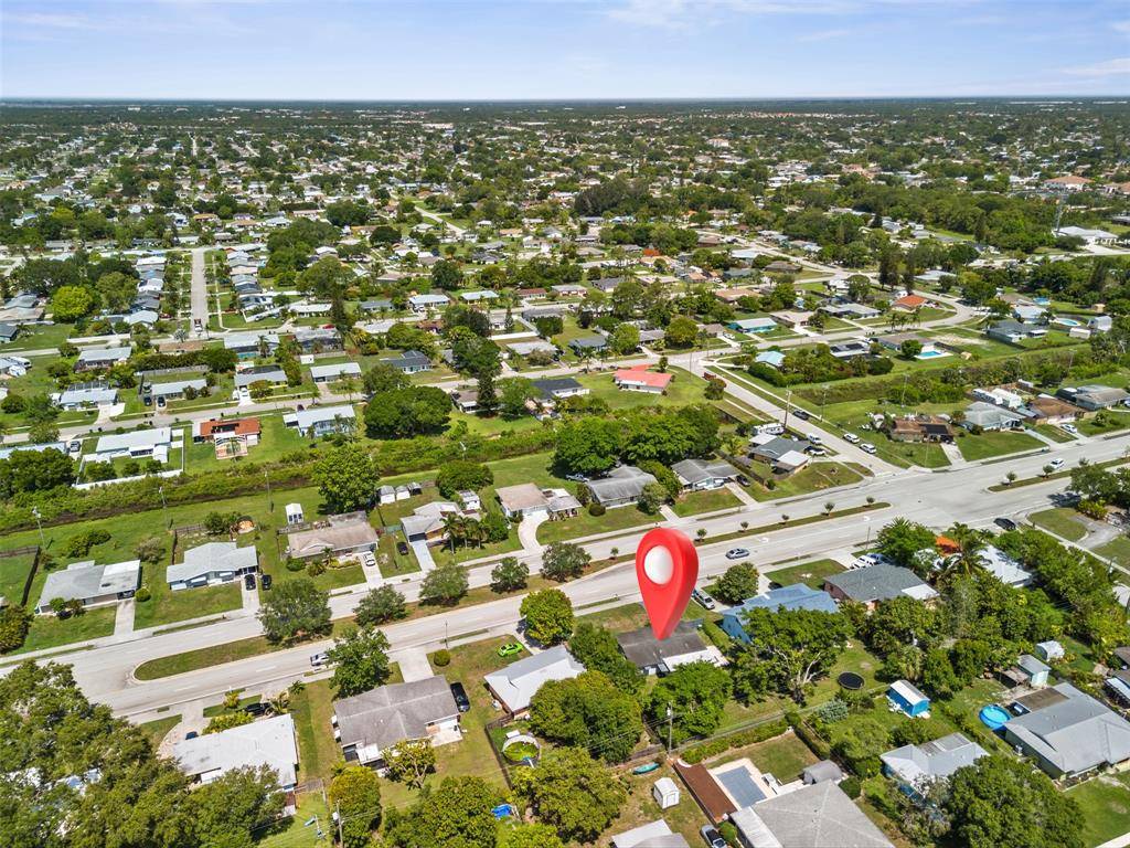 Port St Lucie, FL 34983,845 SE AIROSO BLVD