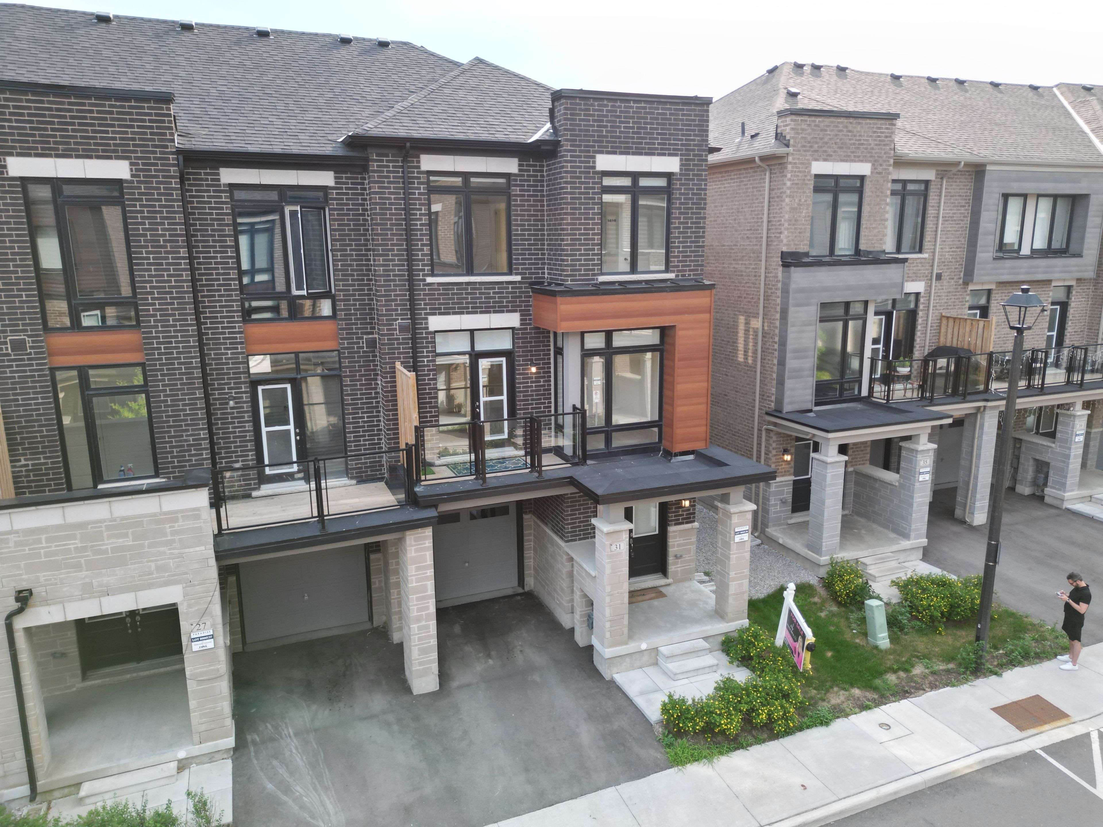 Vaughan, ON L4H 5G2,31 Holyrood CRES