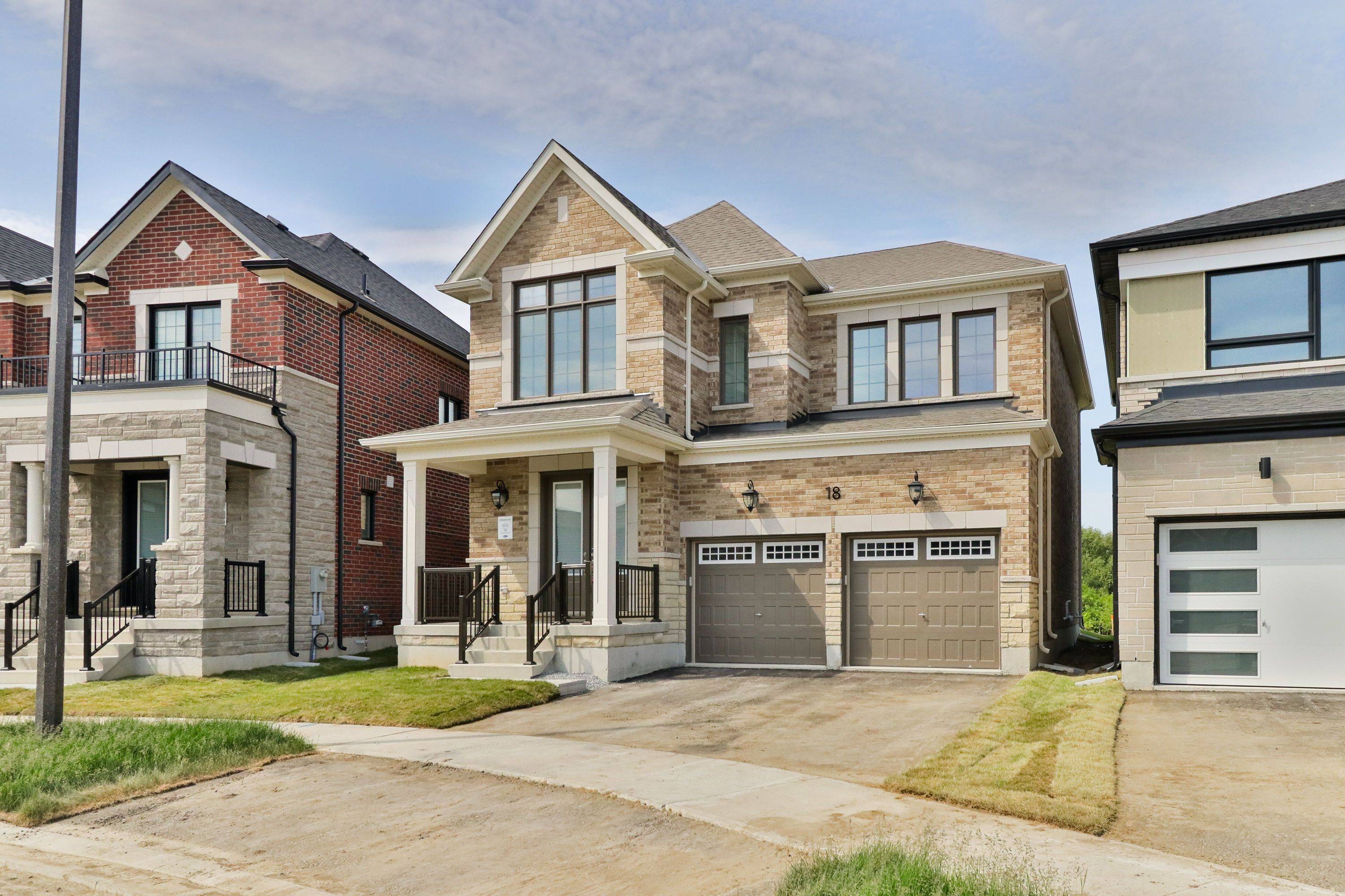 18 Berczy Manor CRES, Markham, ON L6C 3M2