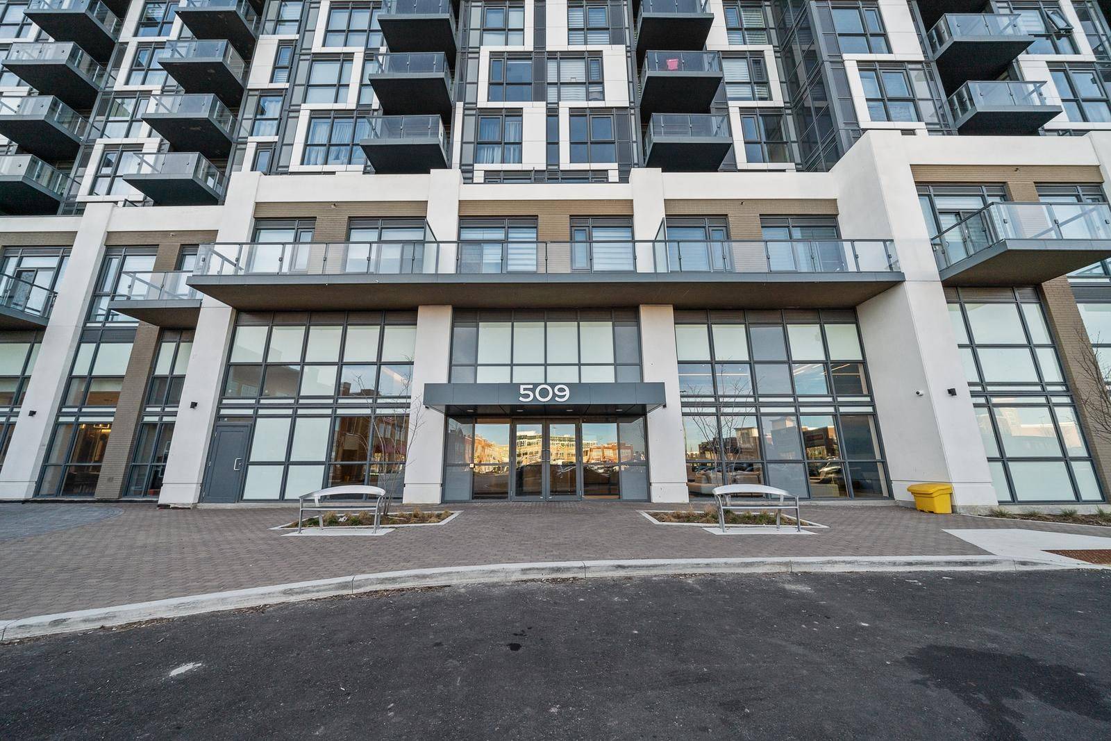 Oakville, ON L6M 4M2,509 Dundas ST W #814