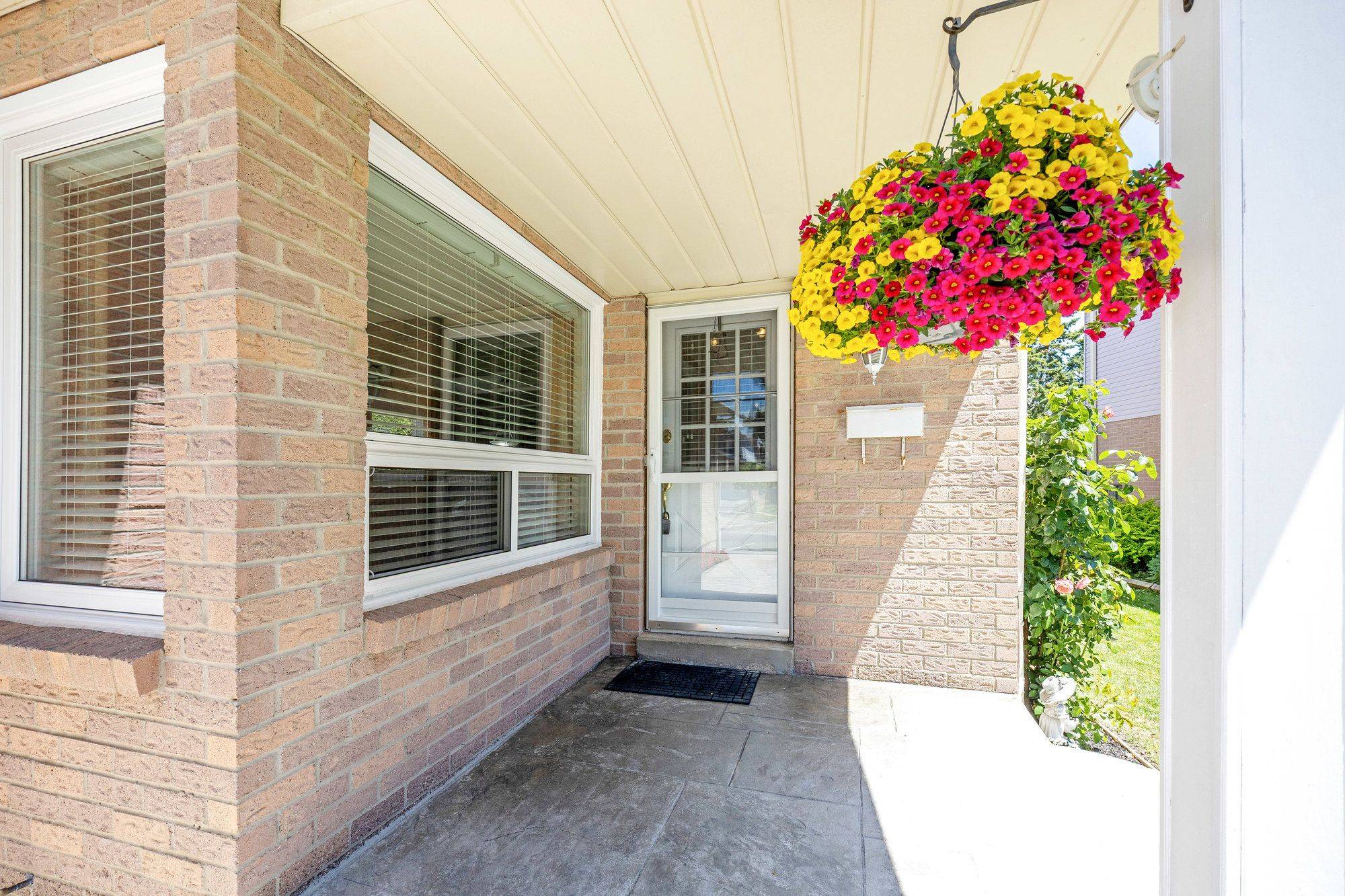 Mississauga, ON L5N 3E9,6605 Edenwood DR