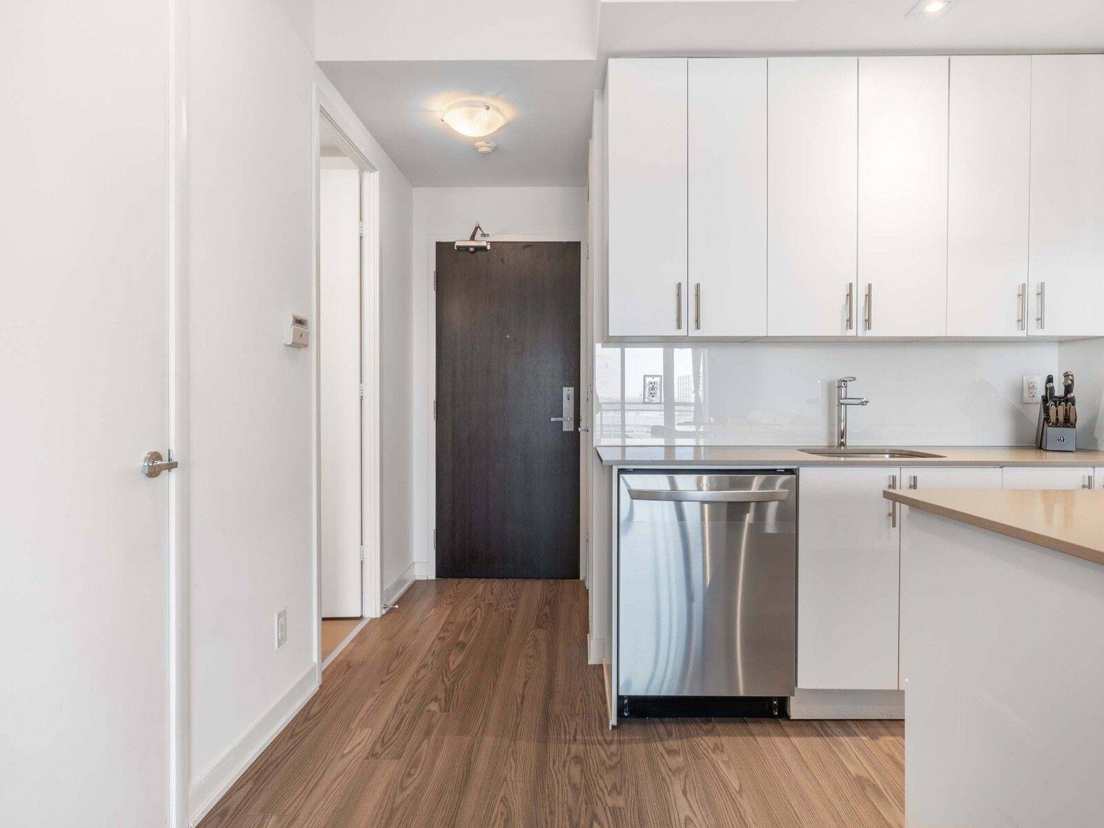 Toronto W06, ON M8Y 0B3,165 Legion RD #2233