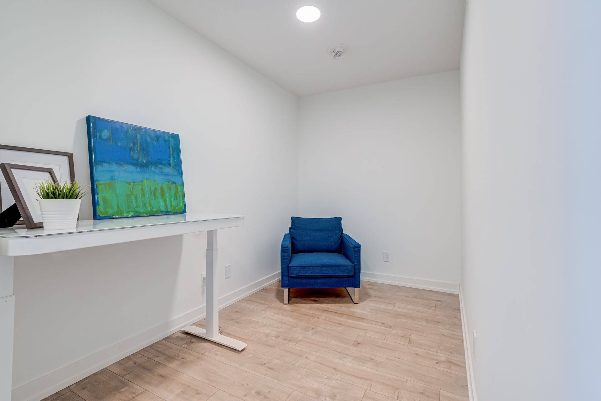 Toronto W04, ON M9N 0B6,10 Wilby CRES #1204