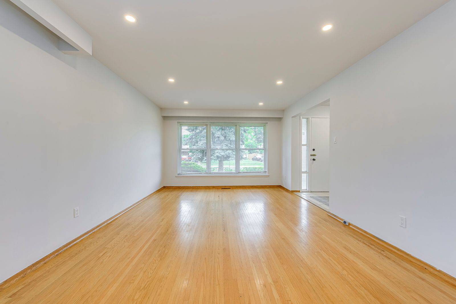 Oakville, ON L6H 1Z3,1259 Montclair DR