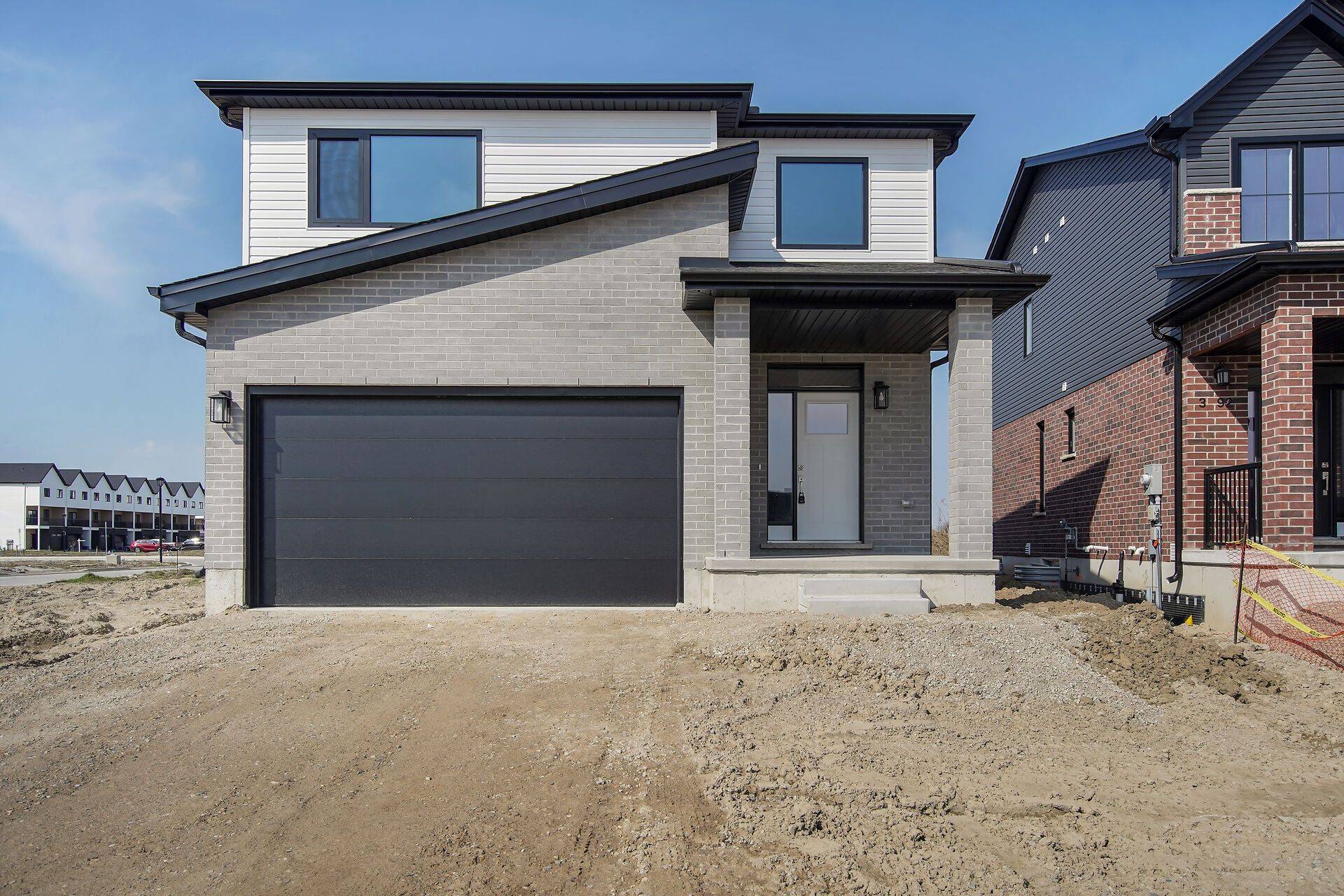 London North, ON N6G 3M1,3096 Buroak DR