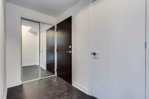 Toronto C10, ON M4S 2B4,2221 Yonge ST #5211