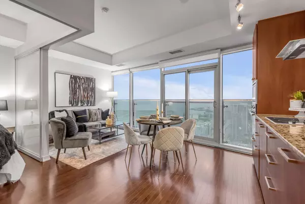 12 York ST #5306, Toronto C01, ON M5J 0A9