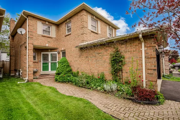 Pickering, ON L1V 3S3,760 Aspen RD