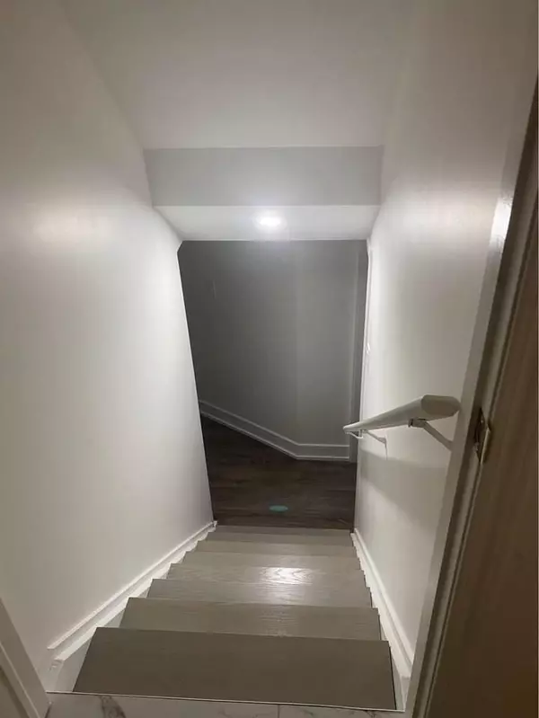 Oshawa, ON L1L 0L9,2409 Dress Circle CRES #Lower Level