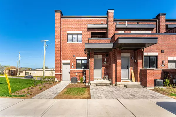 220 Dissette ST #9, Bradford West Gwillimbury, ON L3Z 3G8