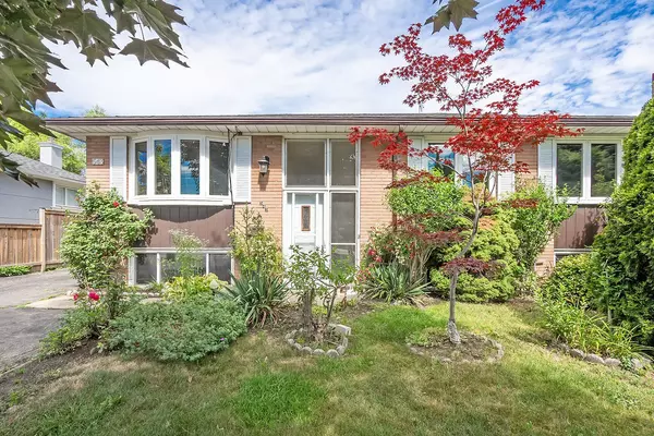 543 Pinegrove RD, Oakville, ON L6K 2C2