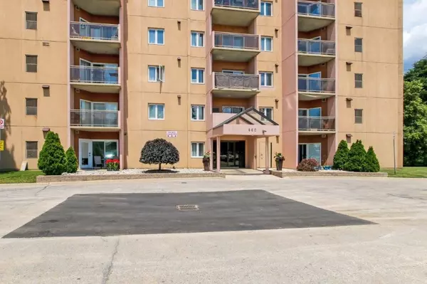 860 Commissioners RD E #1201,  London South,  ON N6C 5Y8