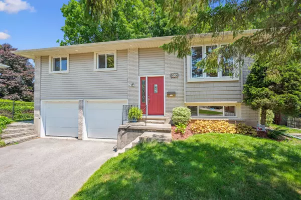 Waterloo, ON N2L 4P7,558 Elm Ridge PL