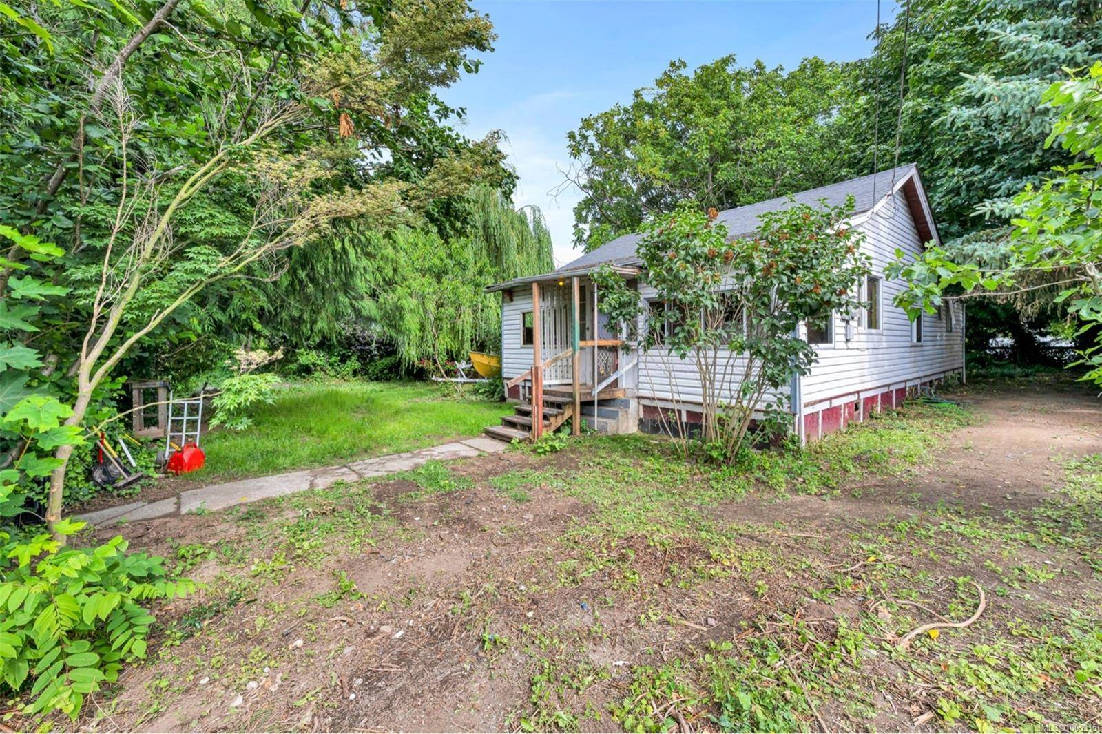 675 Powell St, Duncan, BC V9L 2V9