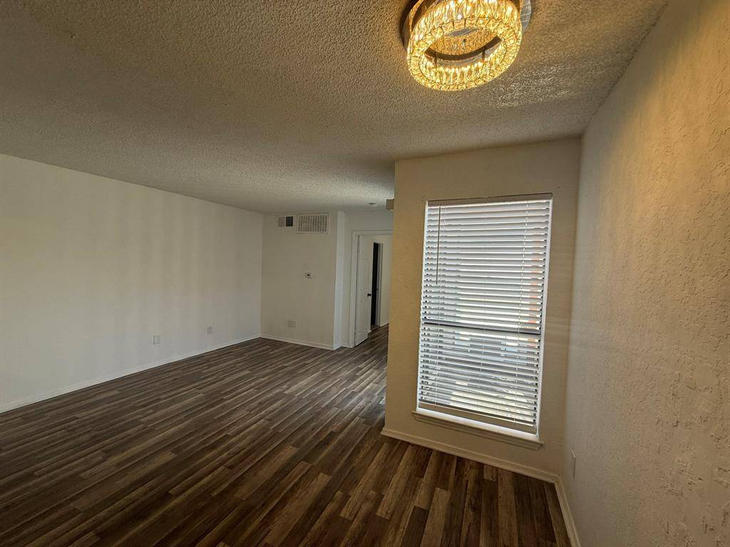 Dallas, TX 75243,9813 Walnut Street #302