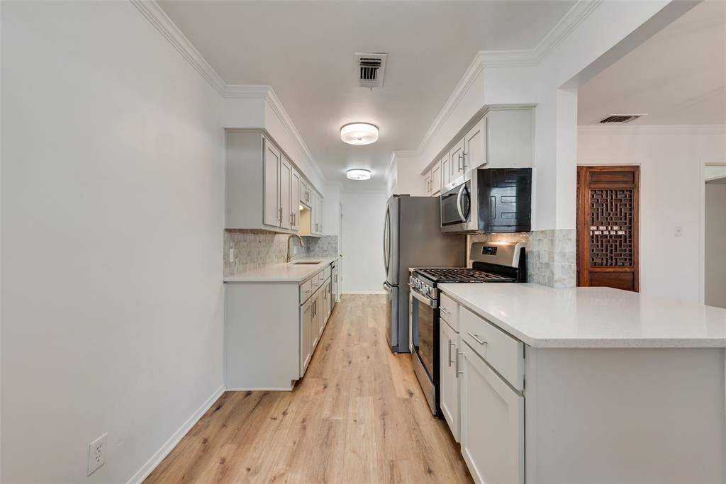 Dallas, TX 75230,10803 Sandpiper Lane #8