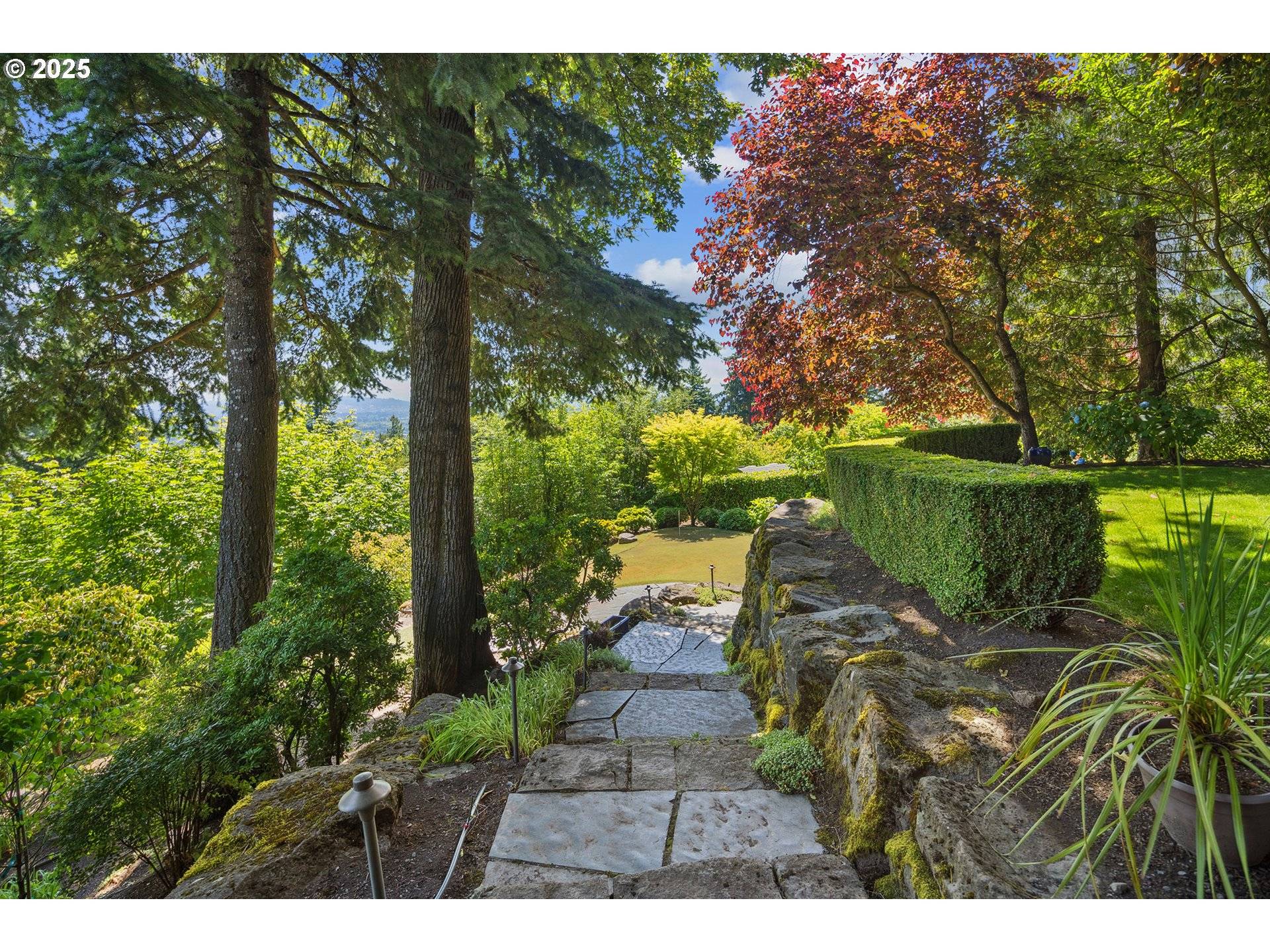 Portland, OR 97239,5570 SW MENEFEE DR