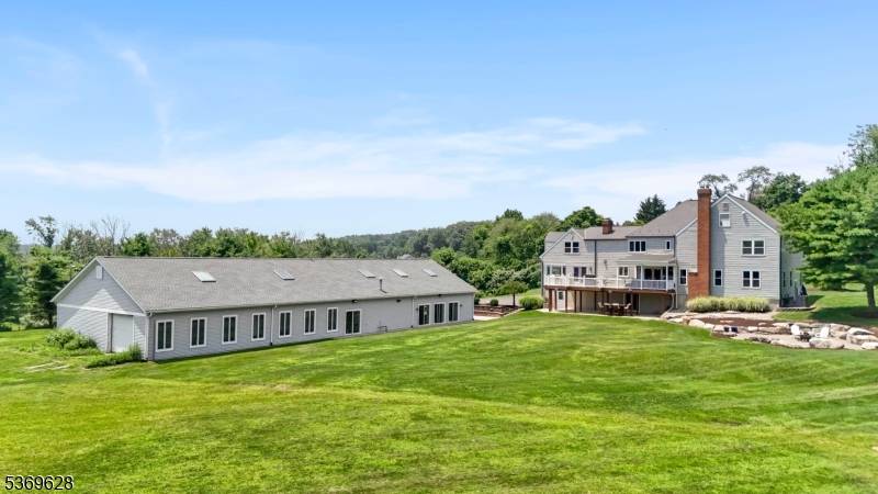 Tewksbury Twp., NJ 07830,11 Beavers Rd