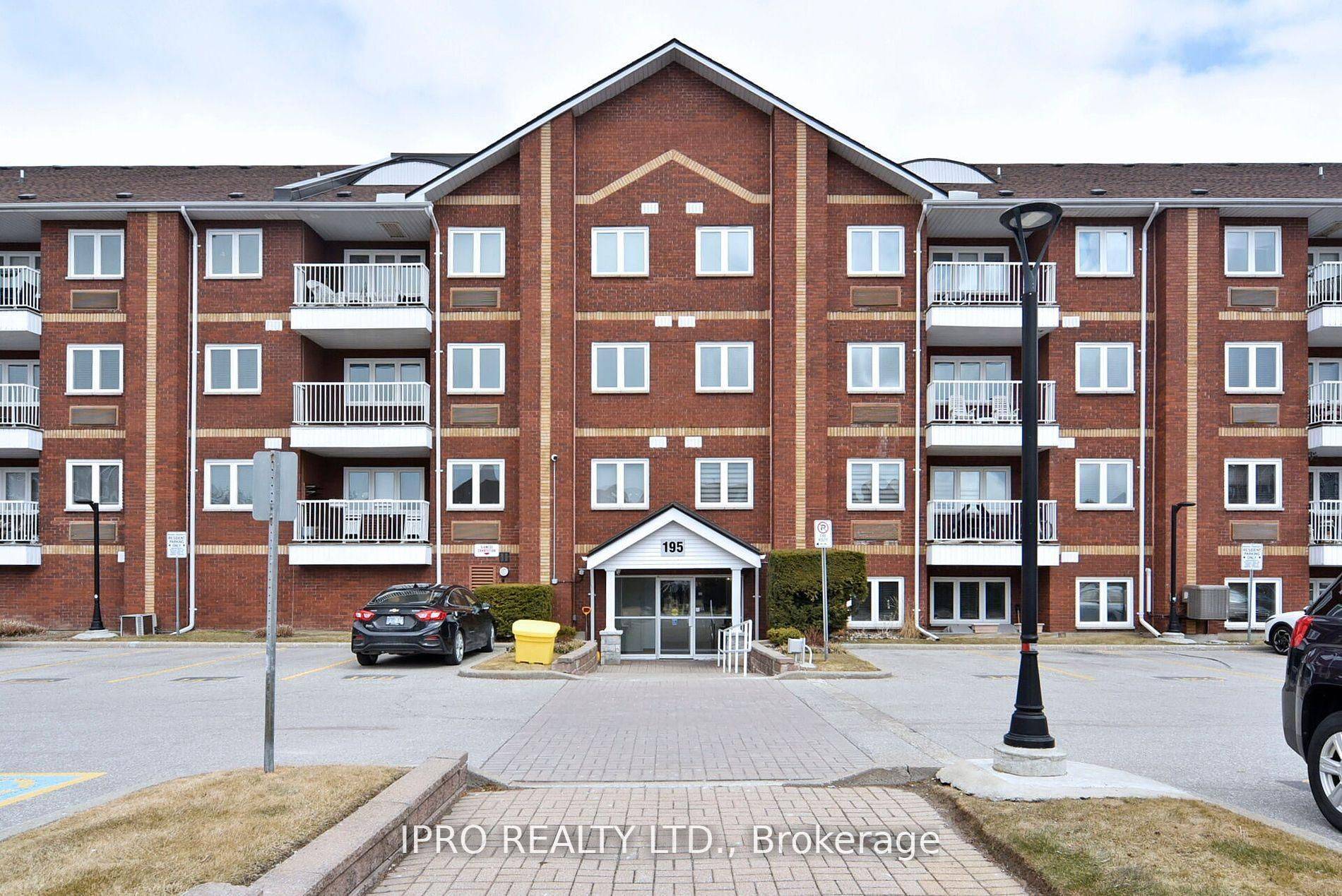 Ajax, ON L1S 7H7,195 Lake Driveway DR W #102