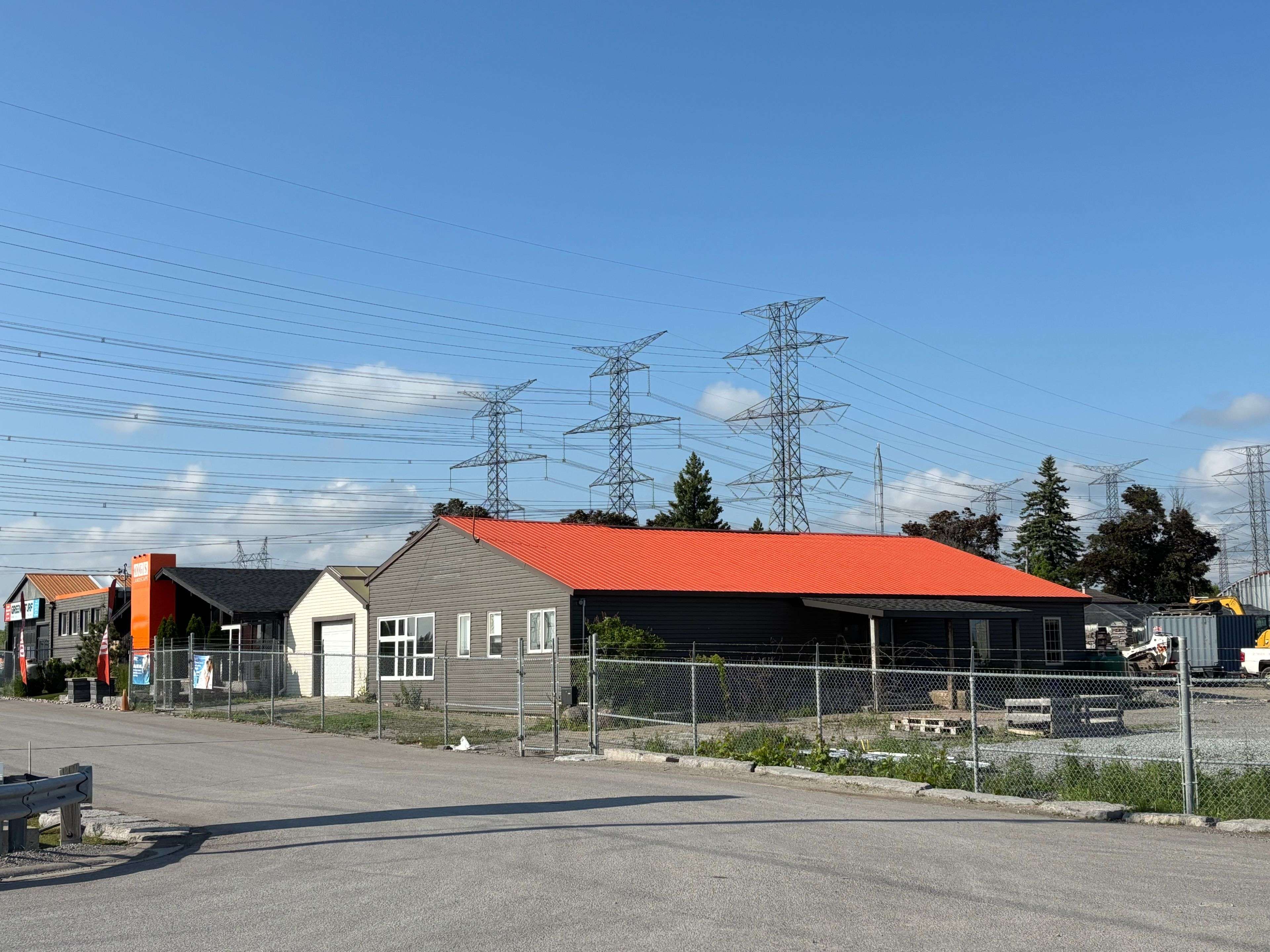 5515 Thickson RD N #4, Whitby, ON L1M 1X1