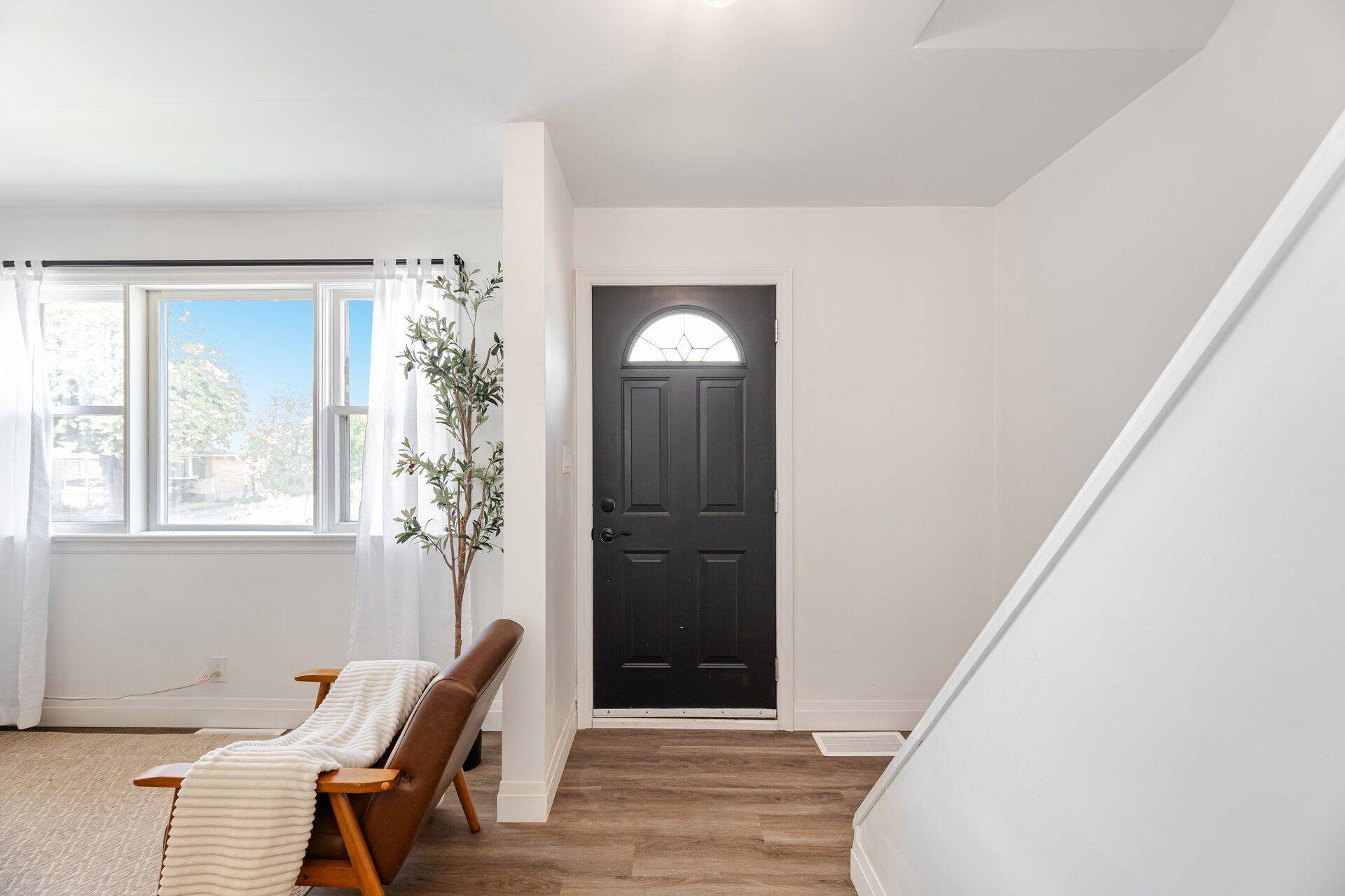 Oshawa, ON L1J 1W3,241 Marquette AVE