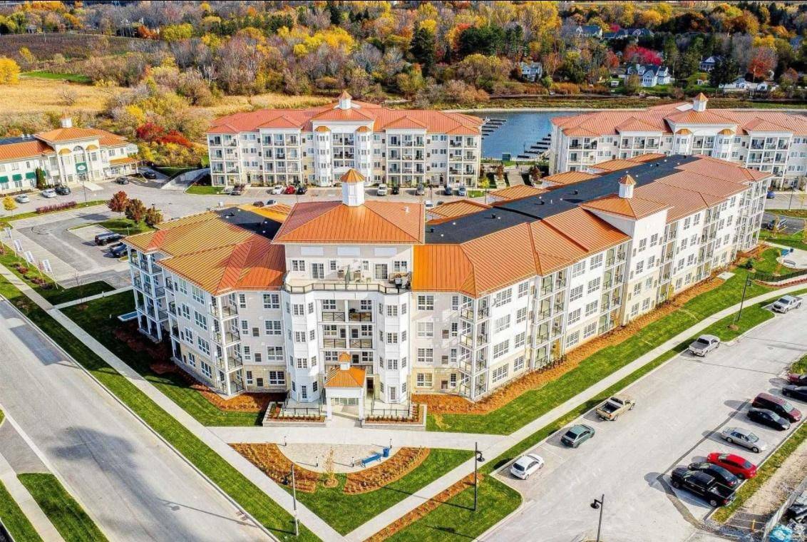 Clarington, ON L1B 0V9,50 Lakebreeze DR #317