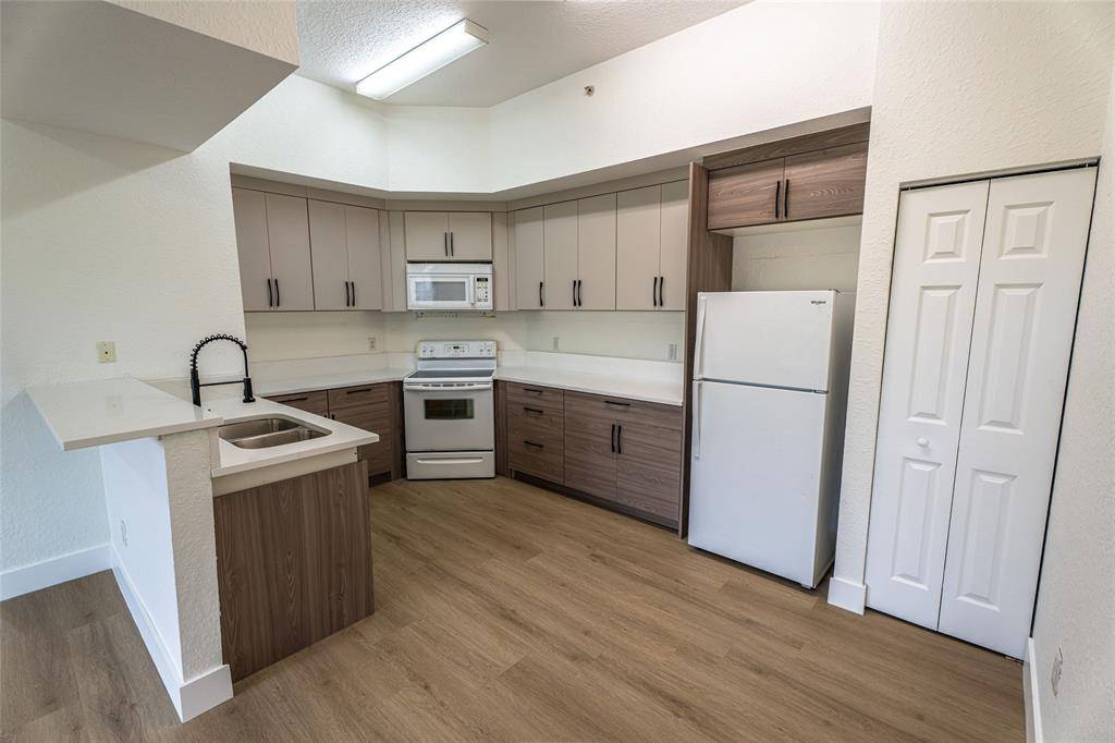 Coral Springs, FL 33065,2801 Riverside Dr #301