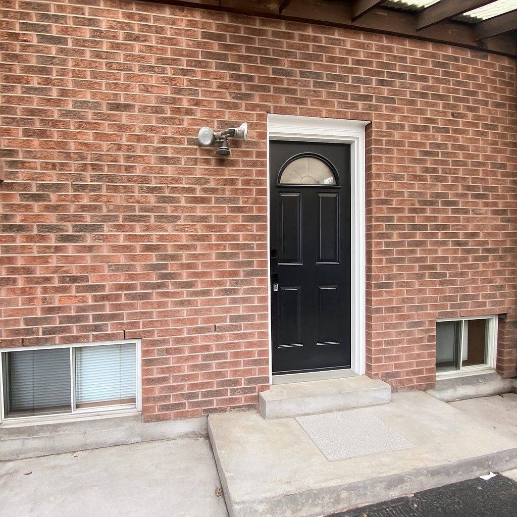 Richmond Hill, ON L4C 6X9,2 Westwood LN #Bsmt