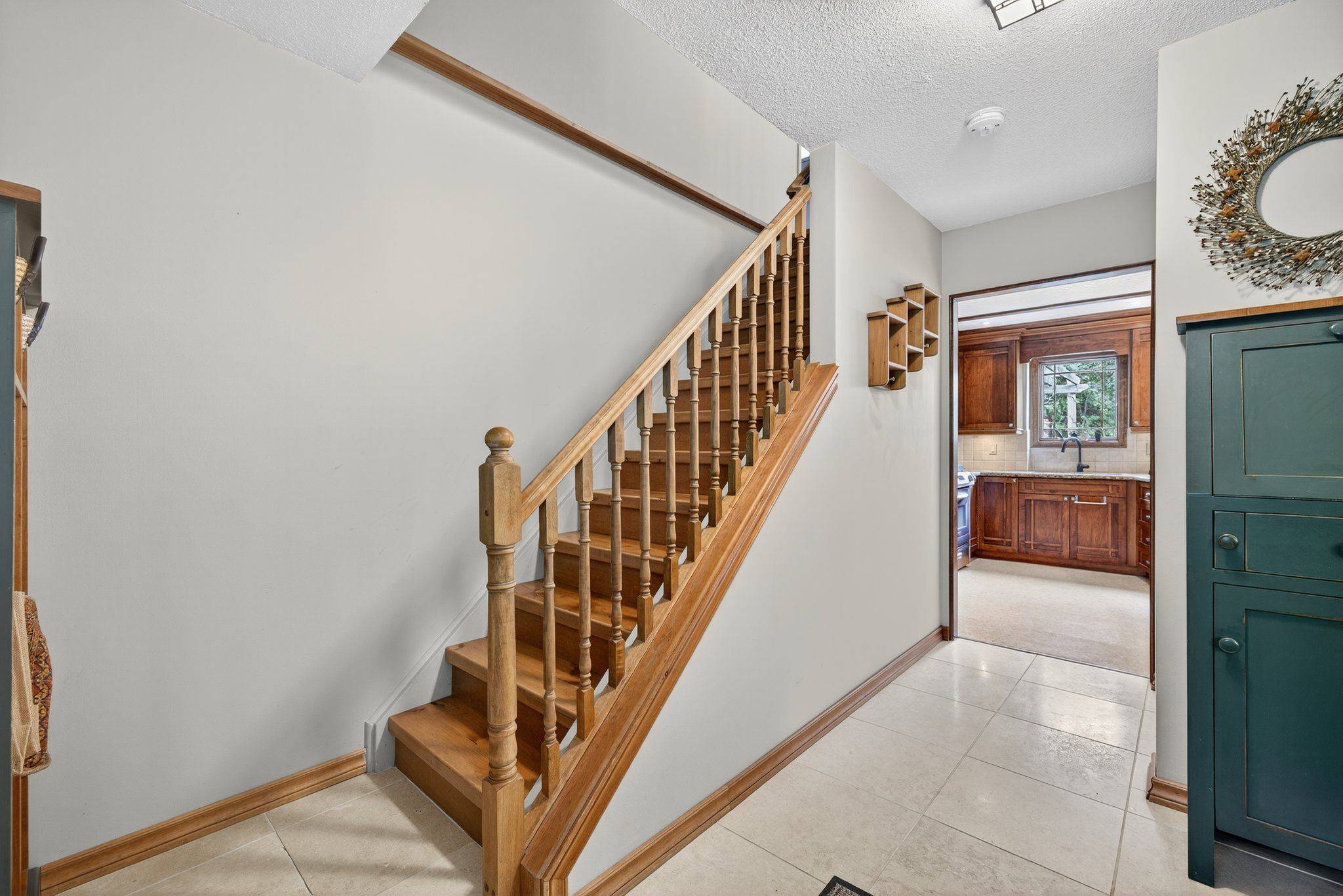 Newmarket, ON L3Y 5H5,869 Magnolia AVE