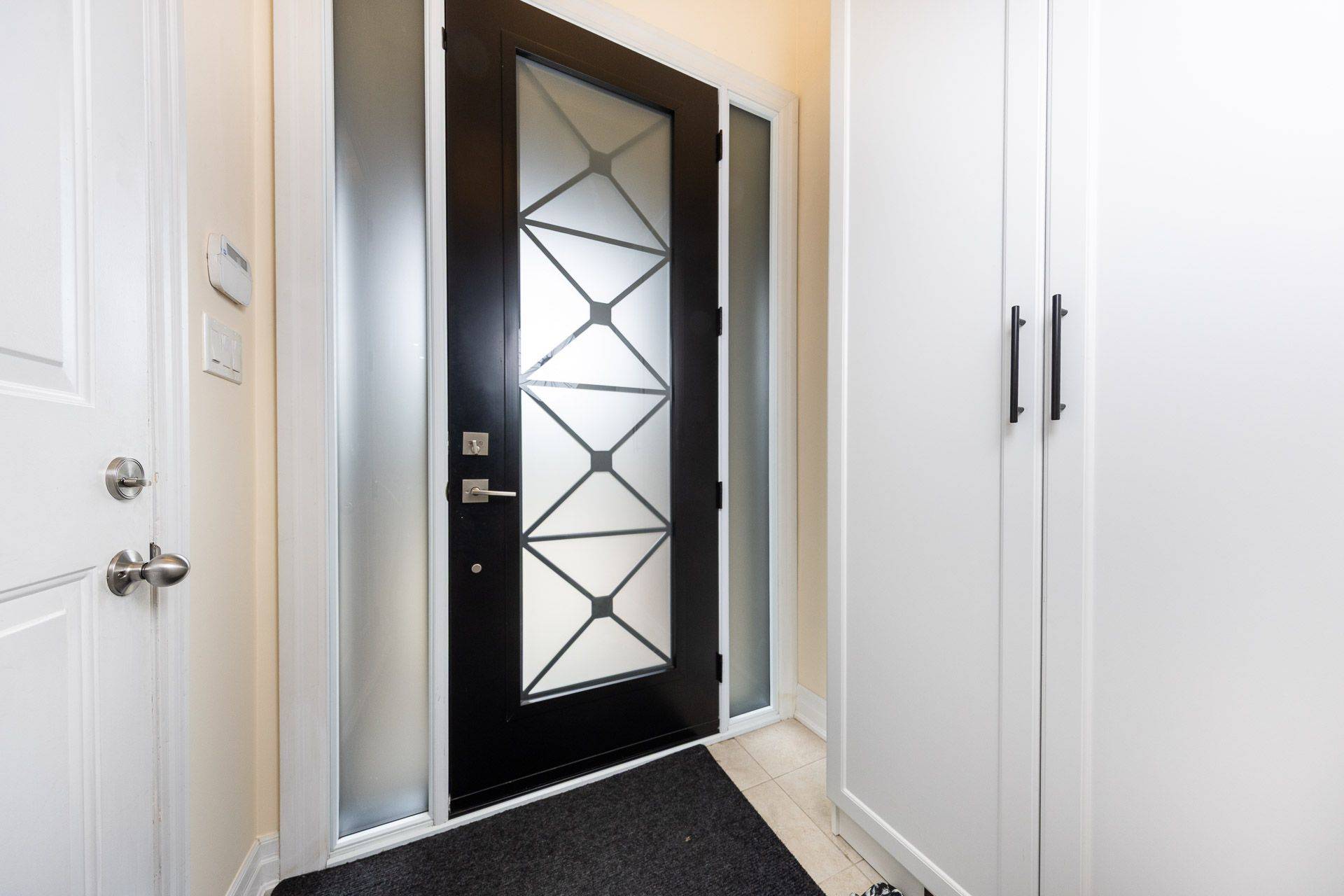 King, ON L7B 0C6,25 Claudview ST