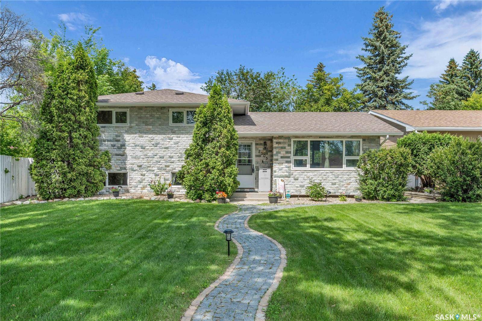 2305 Taylor STREET E, Saskatoon, SK S7H 1W8