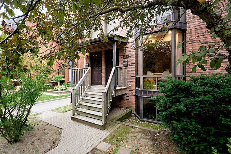 Toronto W02, ON M6P 2T8,164 Quebec AVE