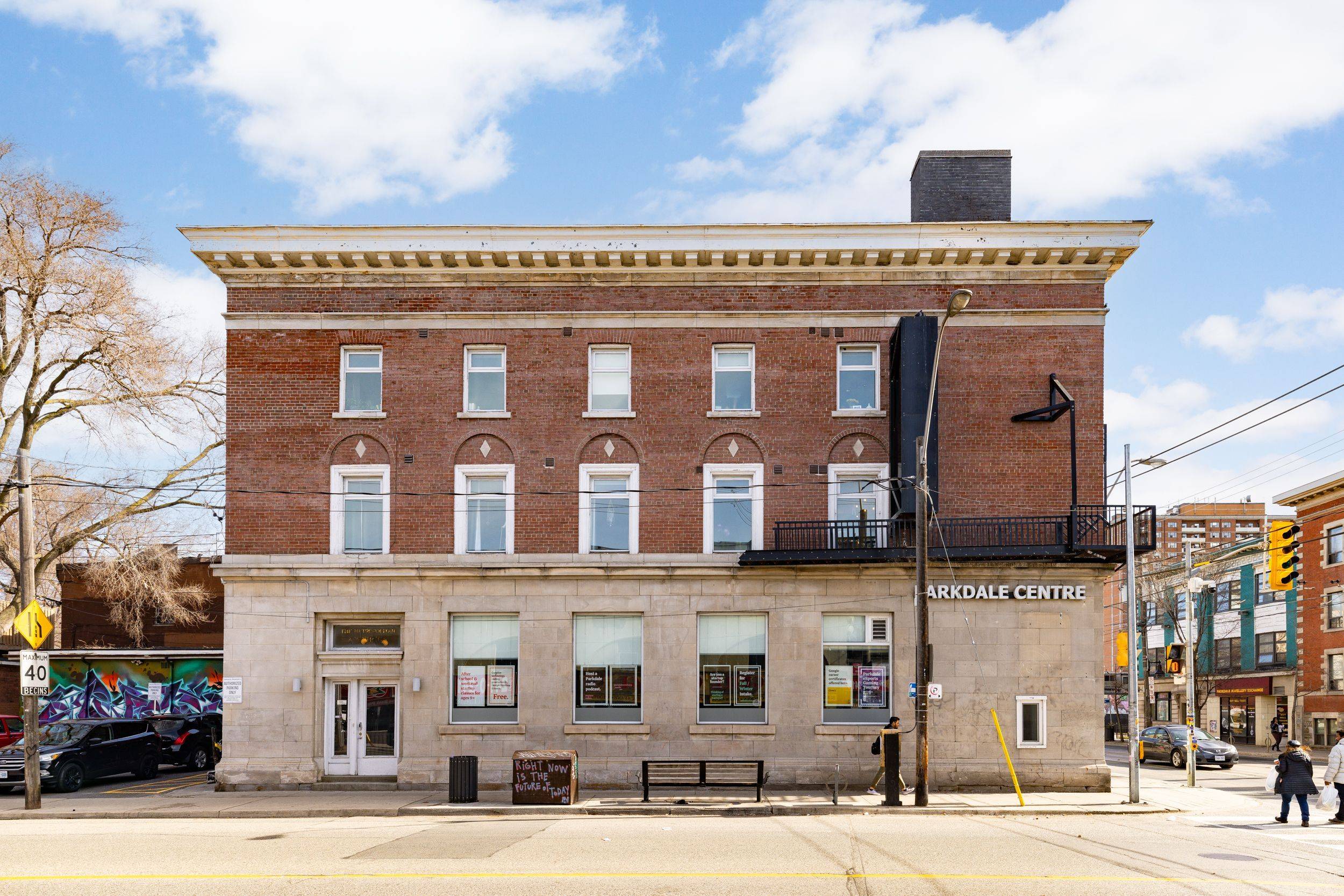 Toronto W01, ON M6K 1M2,1 Lansdowne AVE #3A