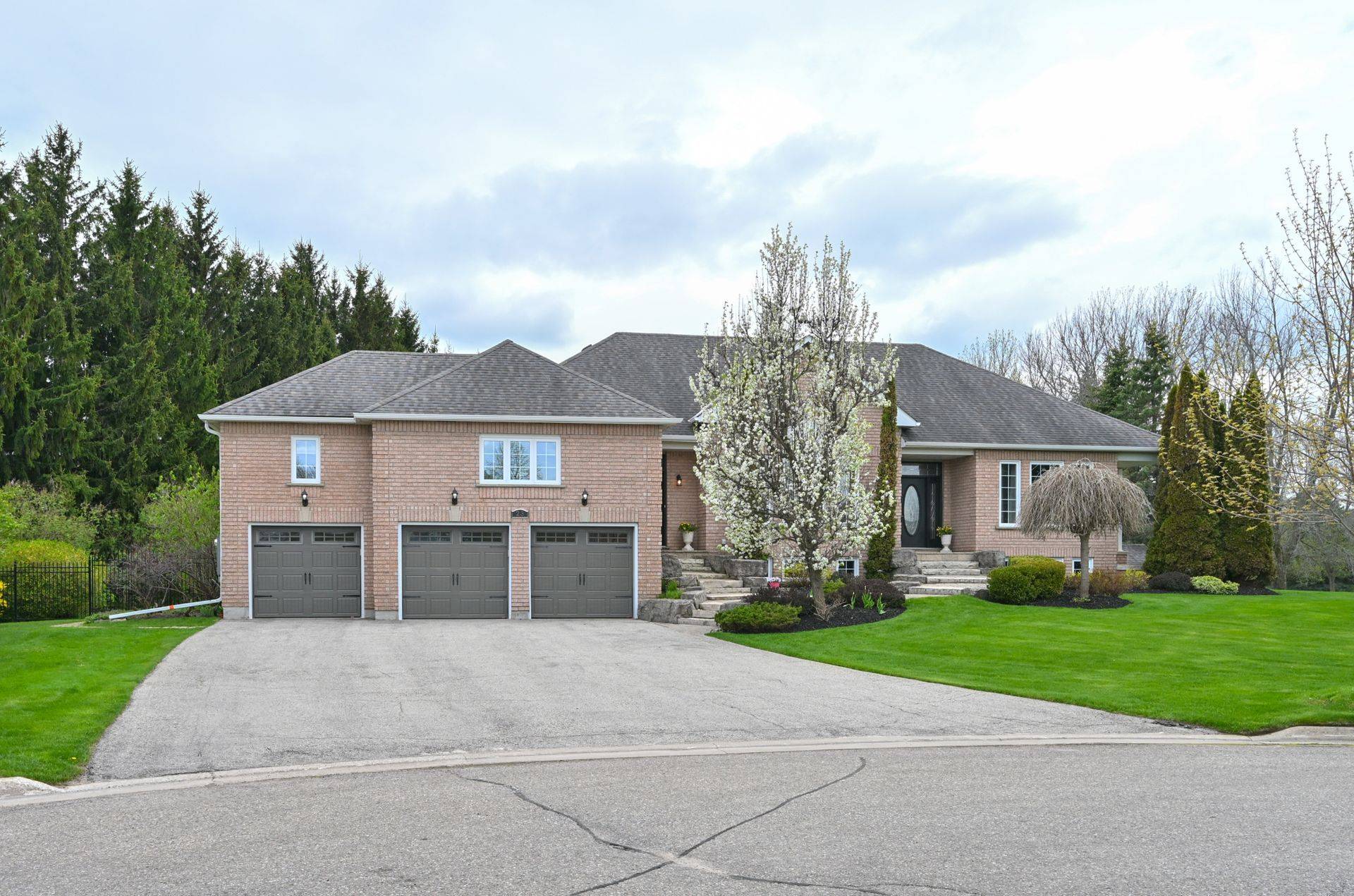 Caledon, ON L7K 0B6,23 Giles RD