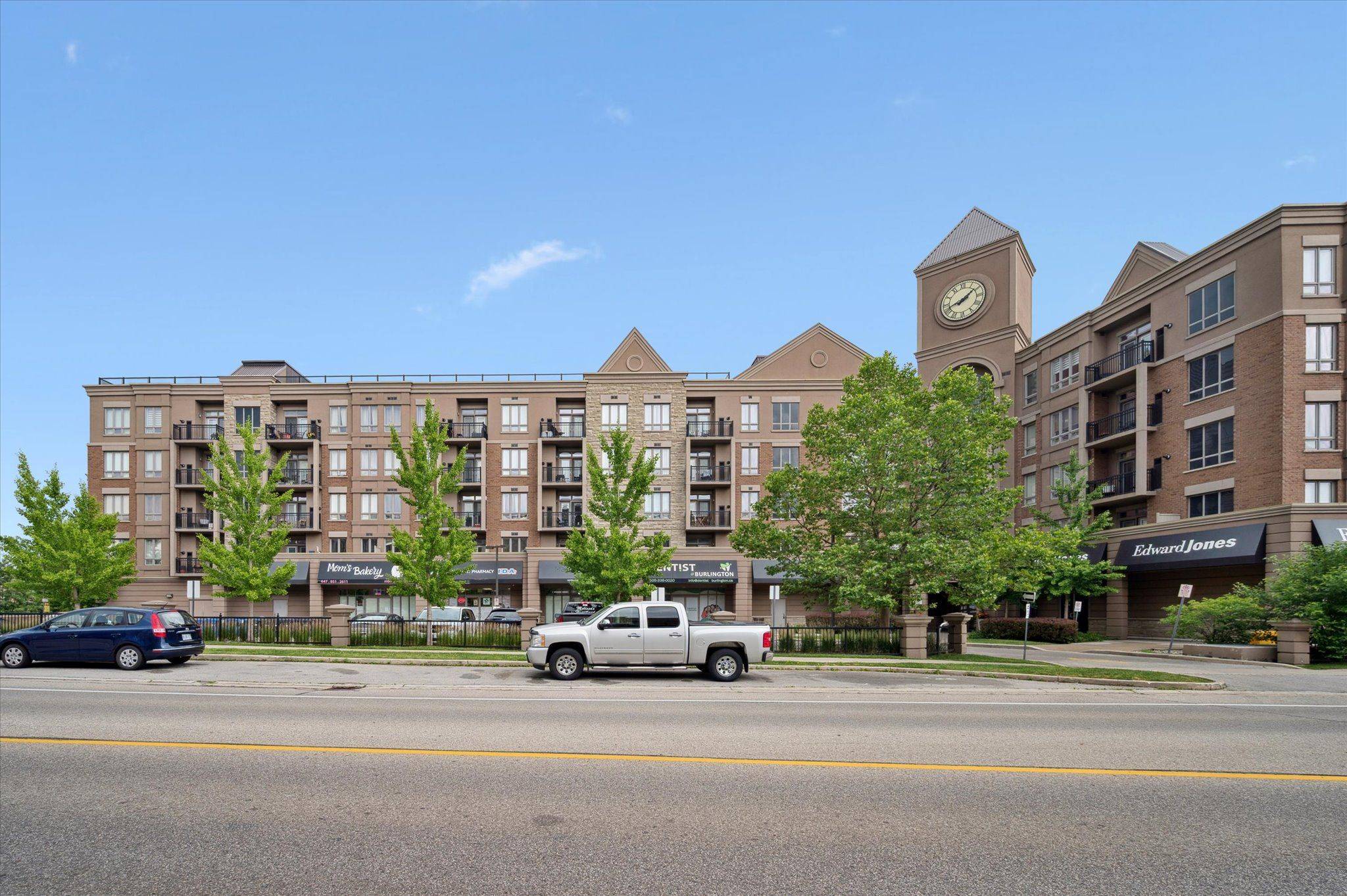 Burlington, ON L7L 0E9,5327 Upper Middle RD #419