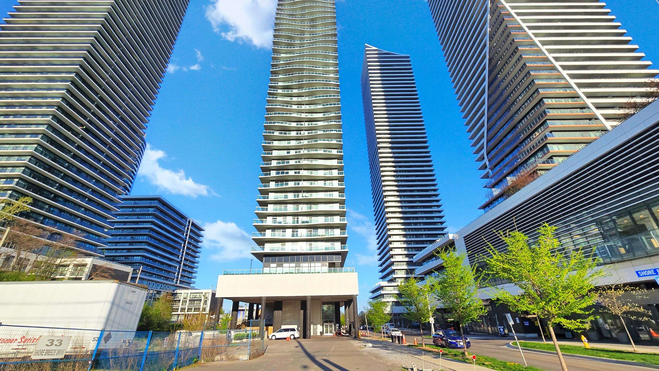 Toronto W06, ON M8V 1A1,33 Shore Breeze DR #1003
