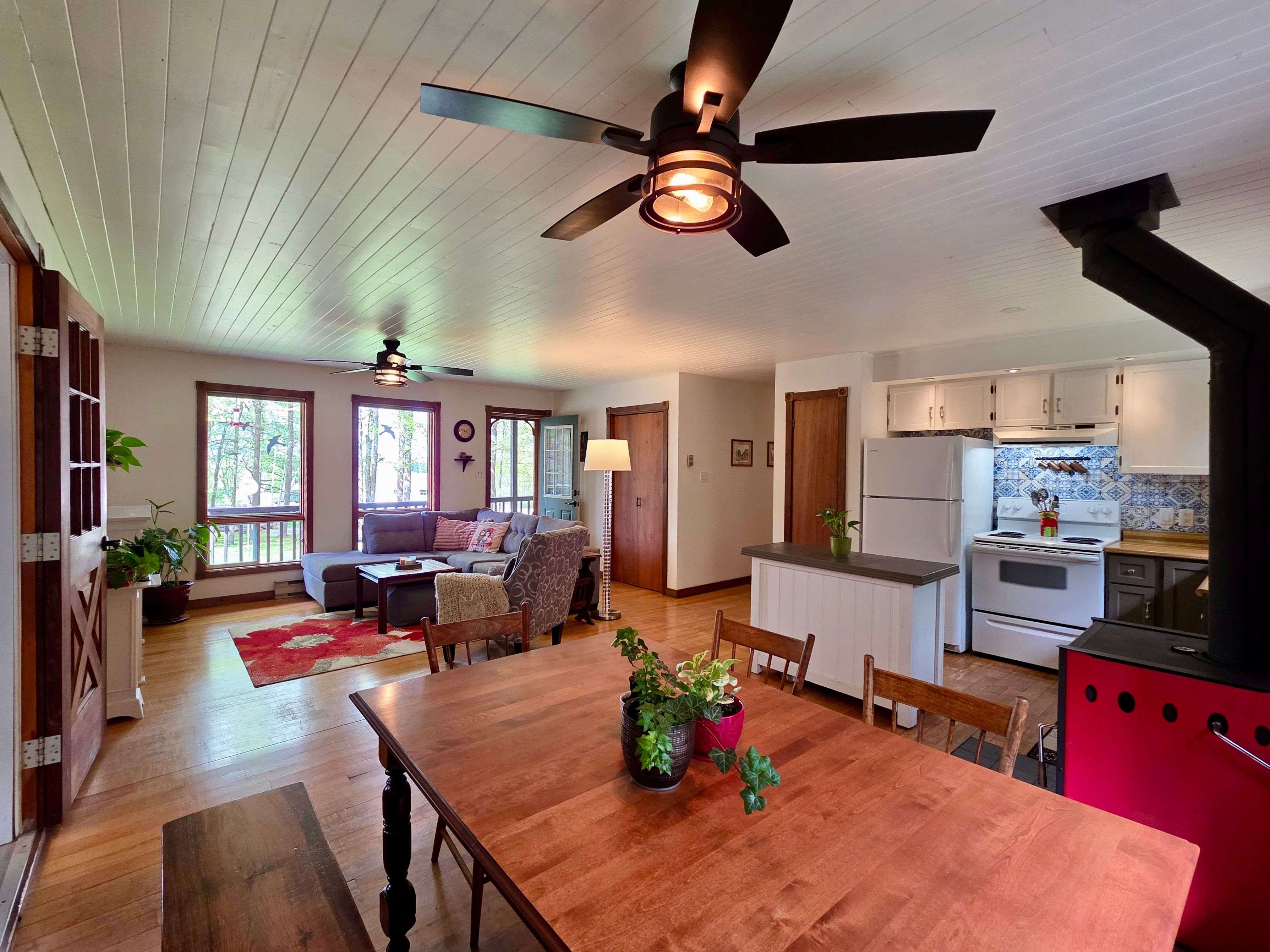 Bracebridge, ON P1L 1X1,1035 Conway CRES