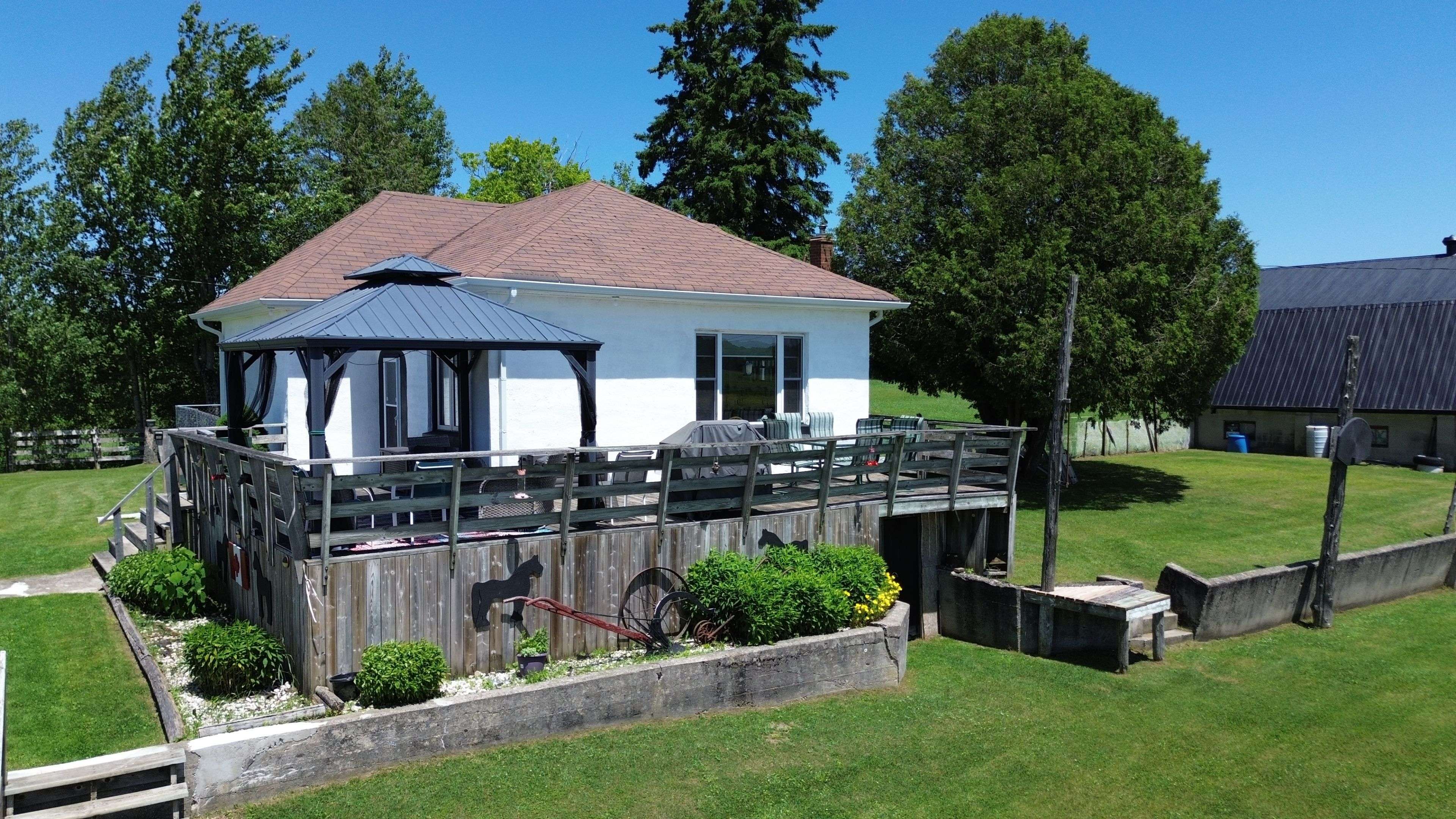 125 Lake DR, West Grey, ON N0C 1H0
