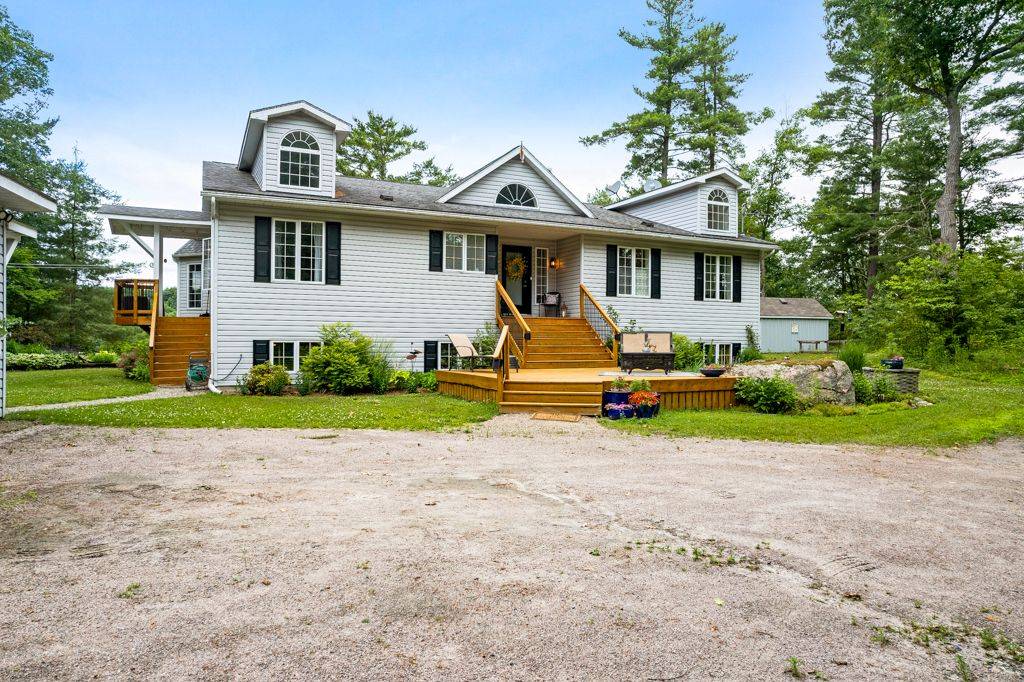 Frontenac, ON K0H 1B0,1718 Blue Heron RDG