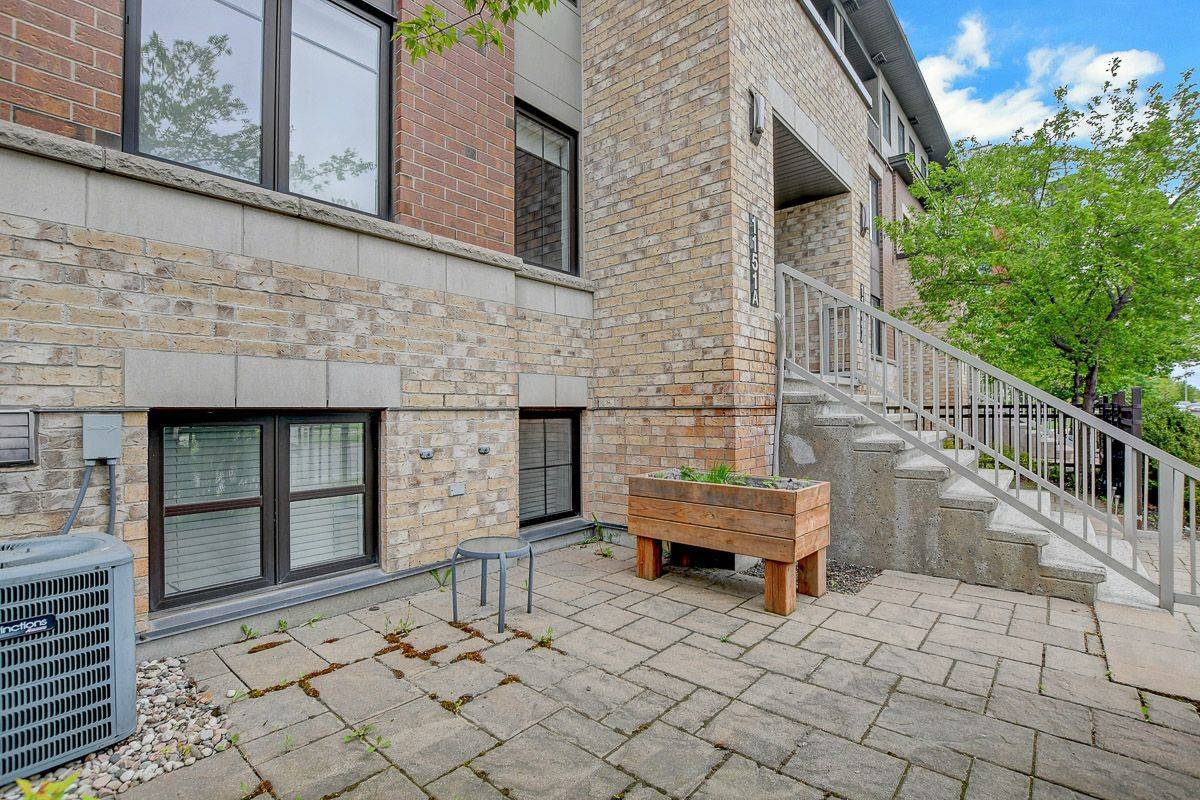 Barrhaven, ON K2J 5R5,1151 LONGFIELDS DR #A