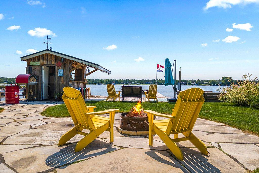 Northern Bruce Peninsula, ON N0H 2T0,40 Aberdeen AVE