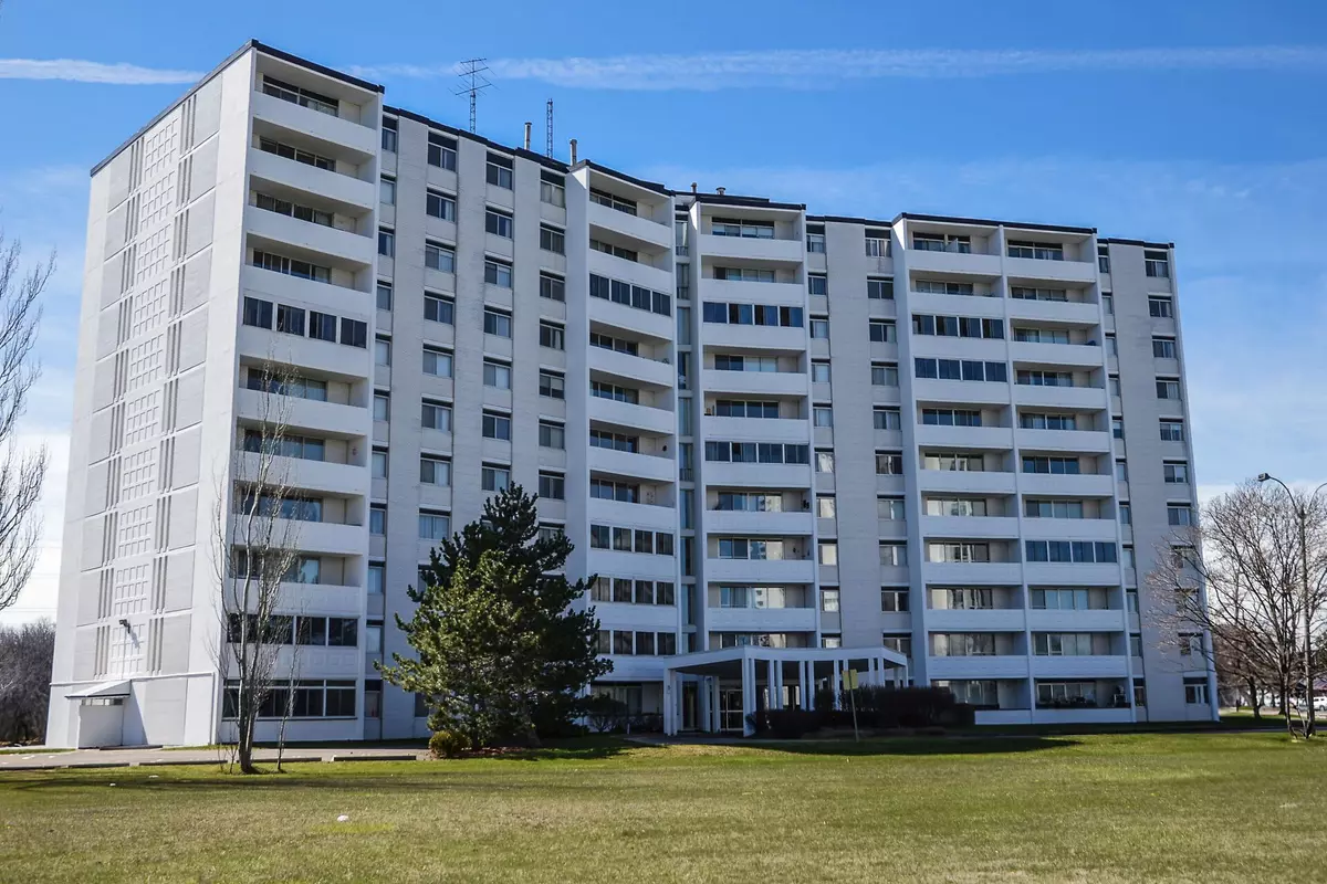 St. Catharines, ON L2T 3G8,35 Towering Heights BLVD #1107
